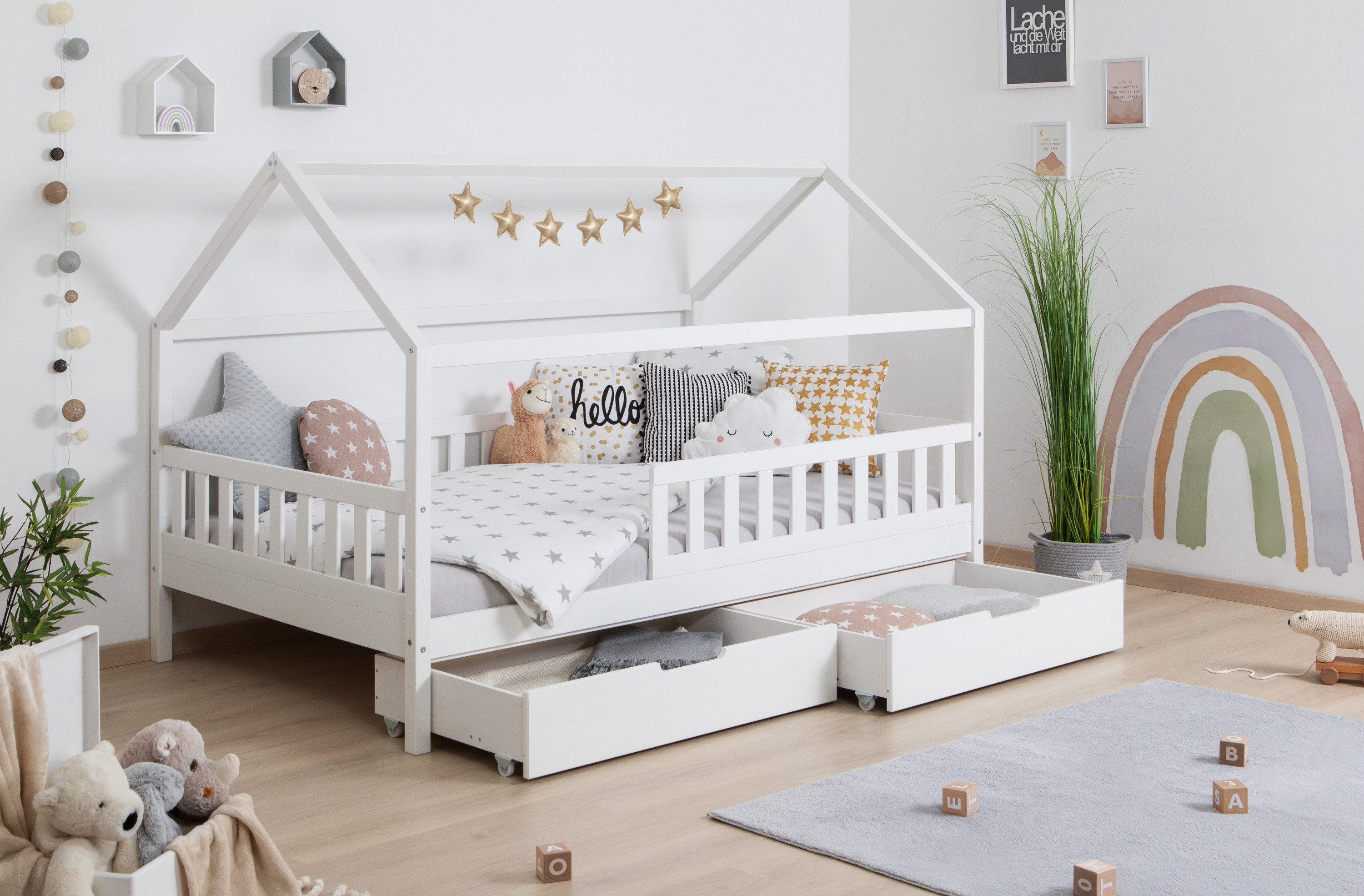 Ticaa Hausbett Kay mit Rausfallschutz und Schubkasten aus Kiefer, Kinderbett 120x200, inkl. Dach, mit Rollrost, mit Matratze