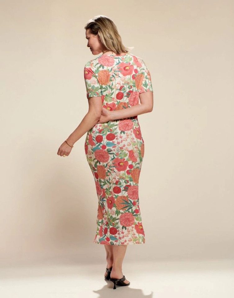 Essenza Nachthemd Titia Florentien Lobster Pink mit floralem Print