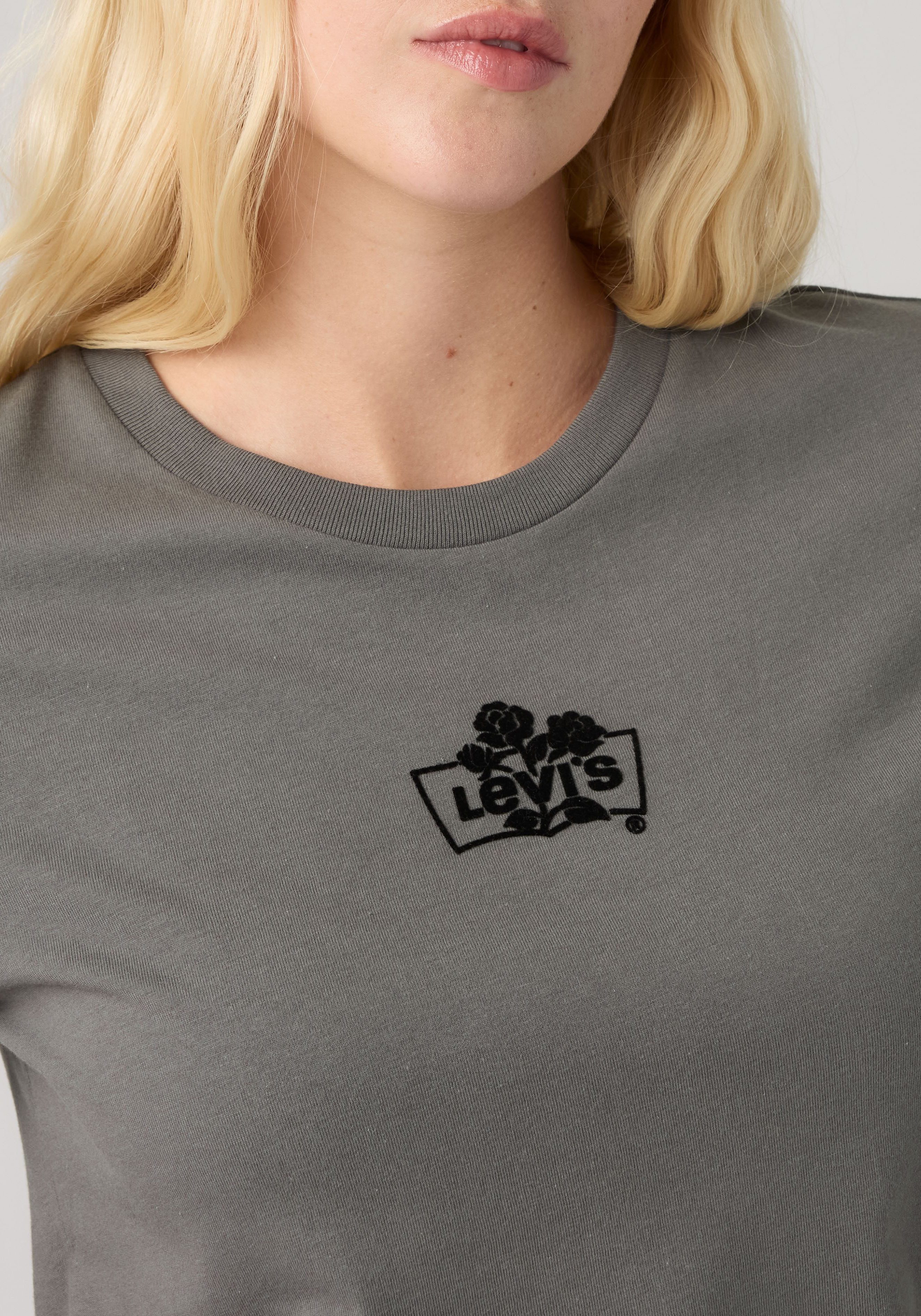 Levi's® T-Shirt THE PERFECT TEE mit Batwing-Logoprint – Bild 4 von 5