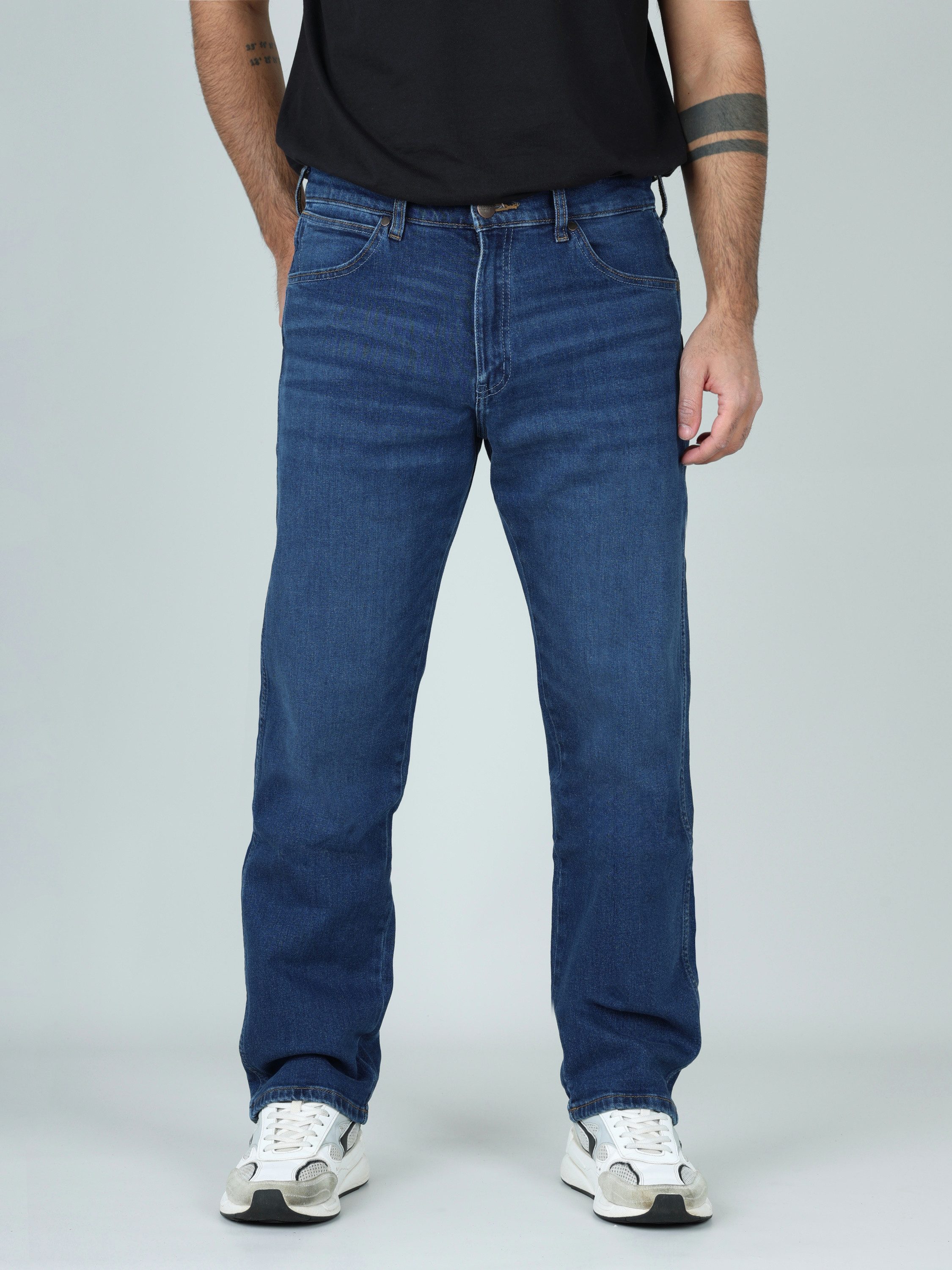 Wrangler Straight-Jeans Relaxed Fit - Frontier Dancing Water