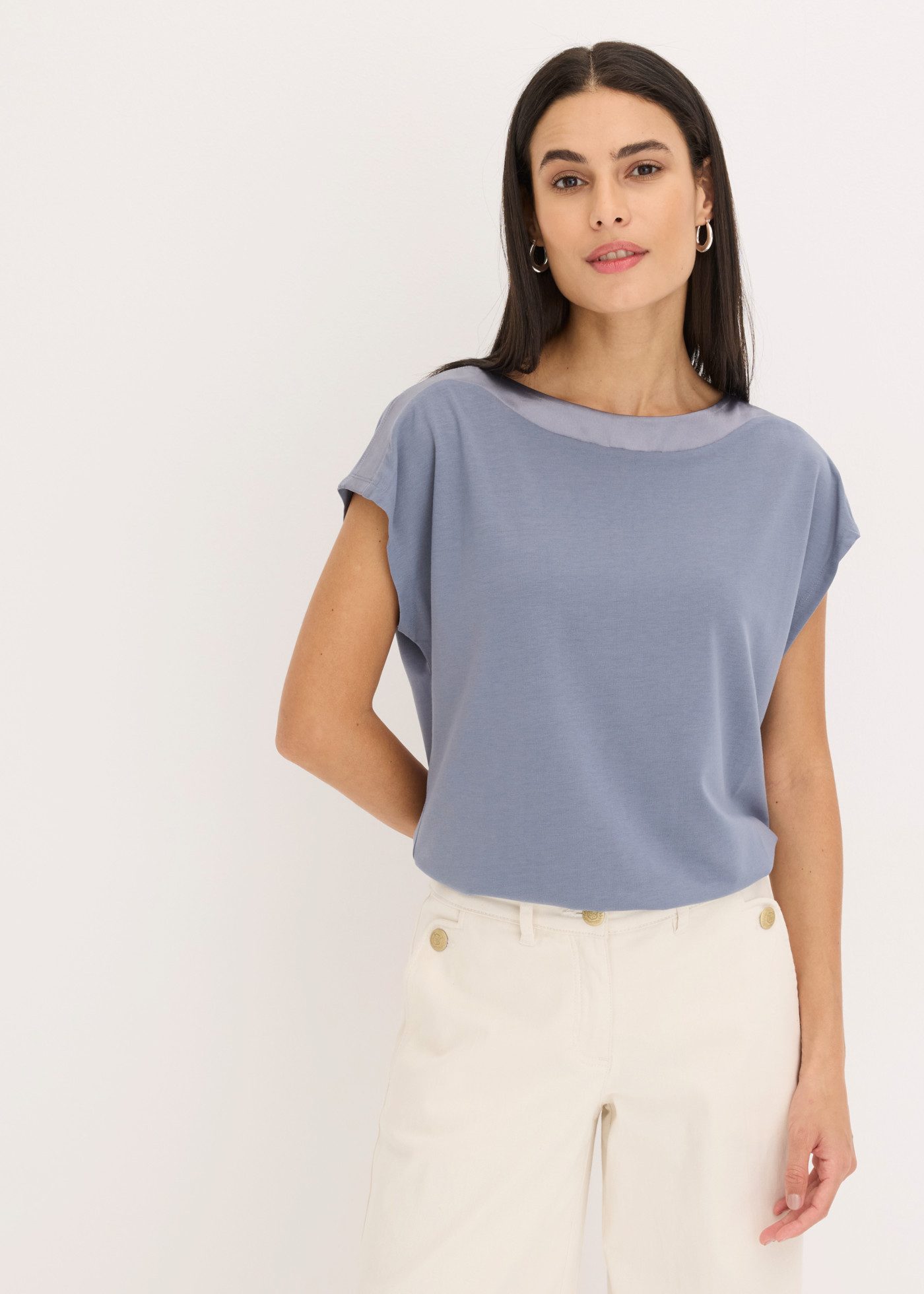 bonprix T-Shirt Oversize-Passform, Kurzarm-Design, mit Satinpasse
