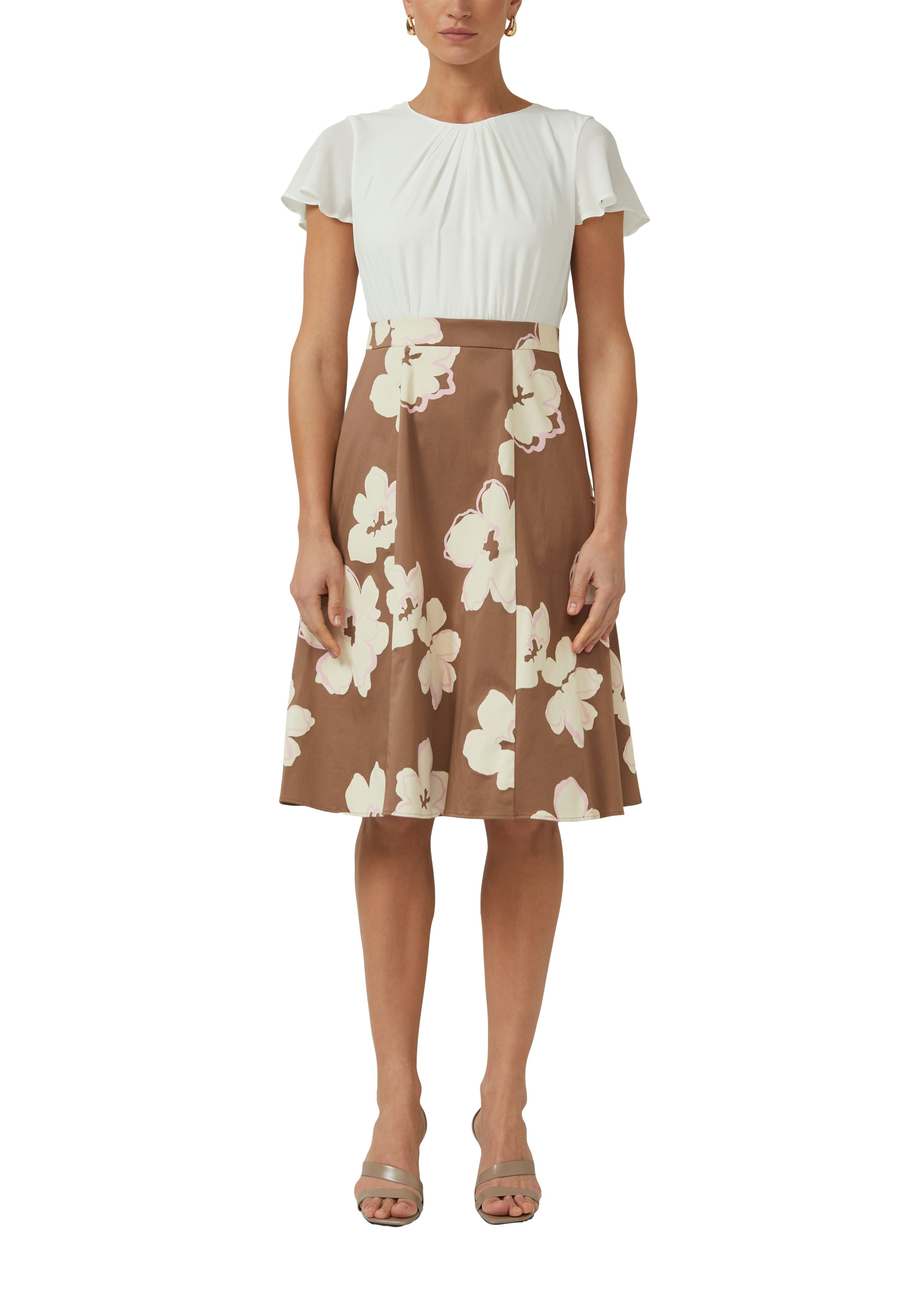 s.Oliver BLACK LABEL Etuikleid Tailliertes Etuikleid aus Baumwoll-Elasthan-Mix und geblümt