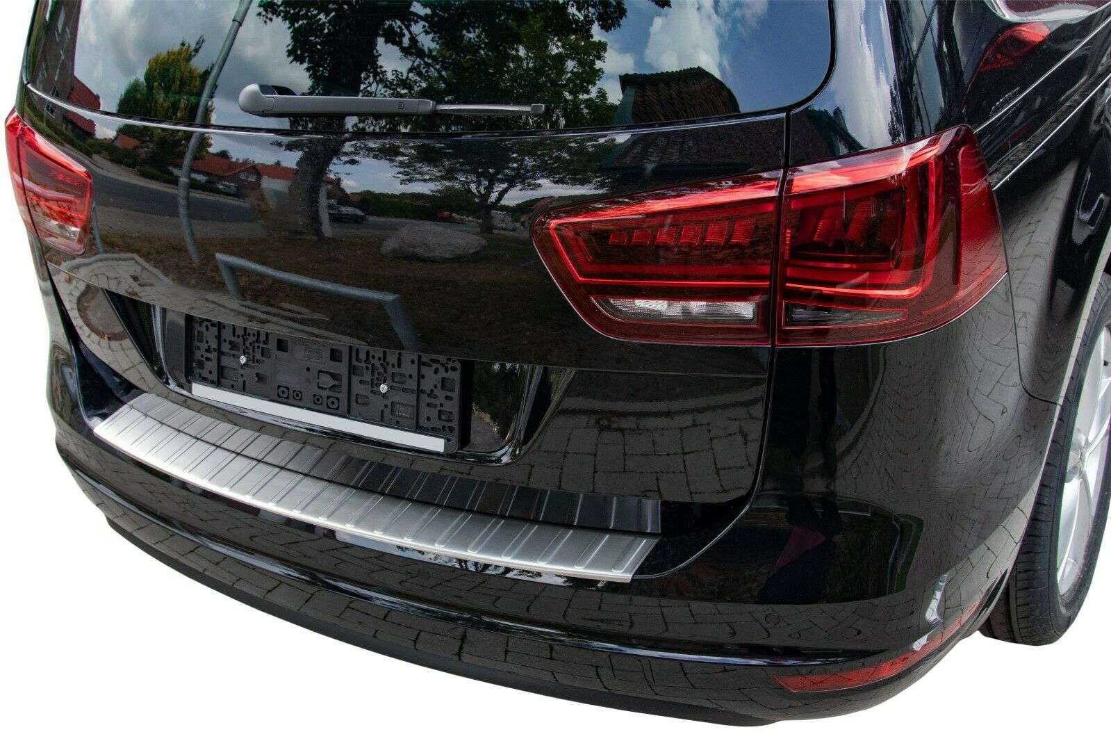 RECAMBO Ladekantenschutz für SEAT ALHAMBRA II , VW SHARAN II, ab 2010- Stoßstangenschutz, V2A rostfrei, Exklusive Optik, praktischer Schutz & perfekte Passform – Bild 5 von 5