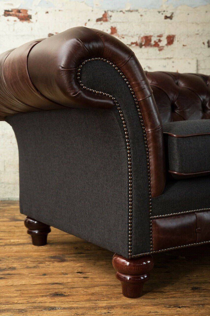 Couch Rückenlehne mit Sofa Knöpfen. Chesterfield-Sofa Textil Sitz Chesterfield Polster, Klassische Die JVmoebel Braun Leder