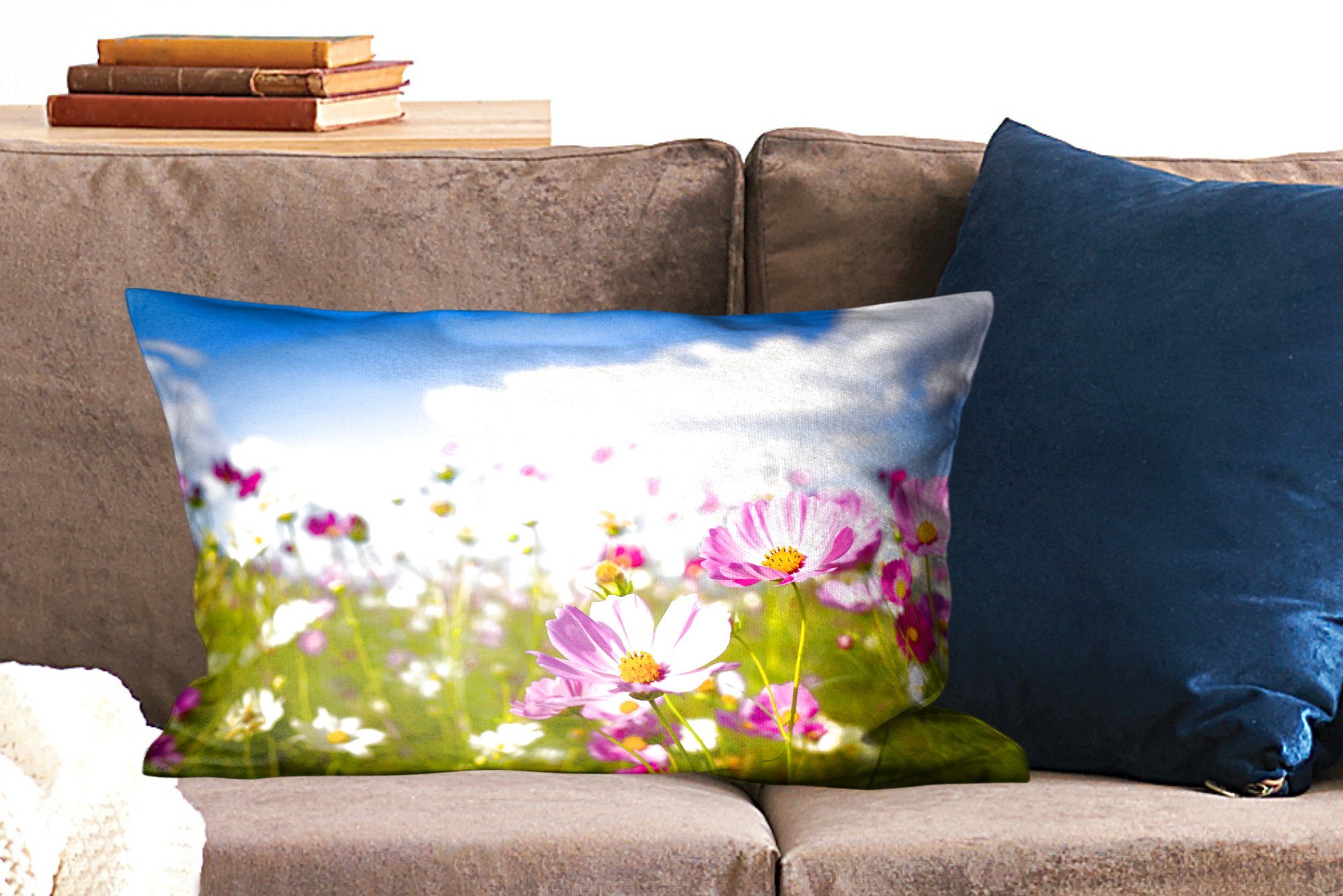 Lila Dekokissen MuchoWow Dekoration, mit Weiß - - Schlafzimmer Füllung, Wolken - Wiese Zierkissen, Blumen Dekokissen - - Gras Blau, - Wohzimmer