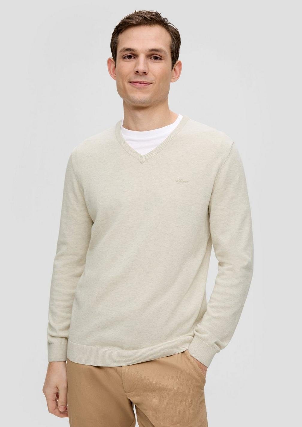 s.Oliver V-Ausschnitt-Pullover Casual (1-tlg) mit V-Ausschnitt und Logo-Sti günstig online kaufen