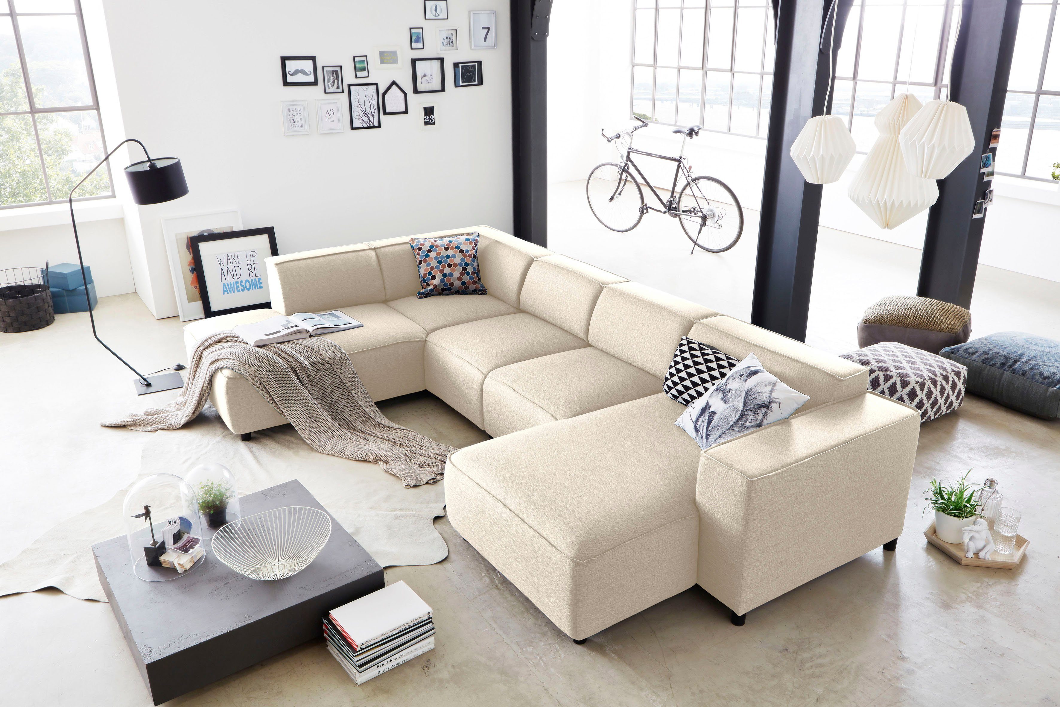 ATLANTIC home collection modular Sitzfläche, XXL U-Form und beige in Wohnlandschaft aufgebaut Bulky