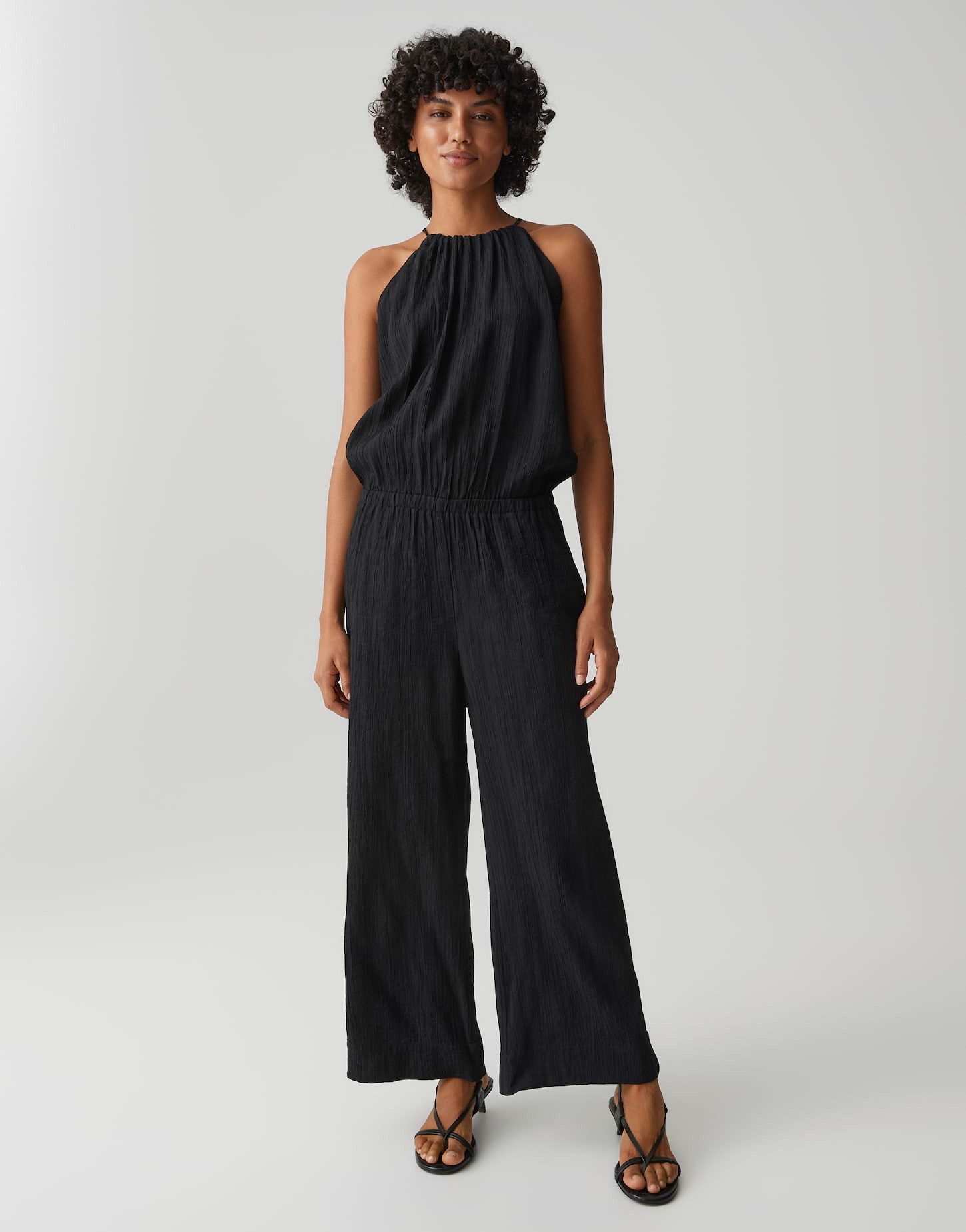 OPUS Jumpsuit MEBO mit Crinkle-Effekt Kordel und Eingrifftaschen bringen Alltagstauglichkeit