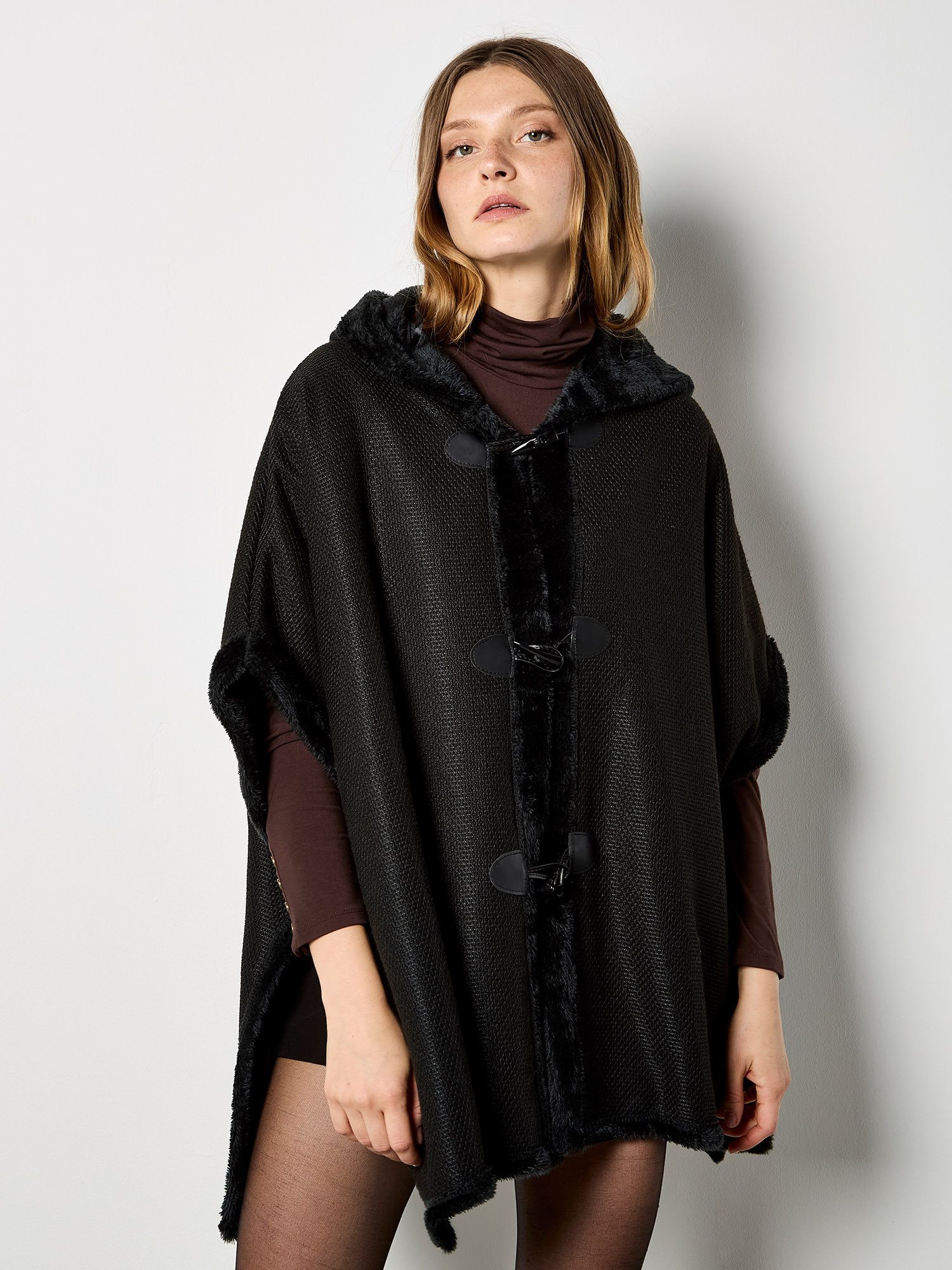 Apricot Poncho Cape mit Kunstfell