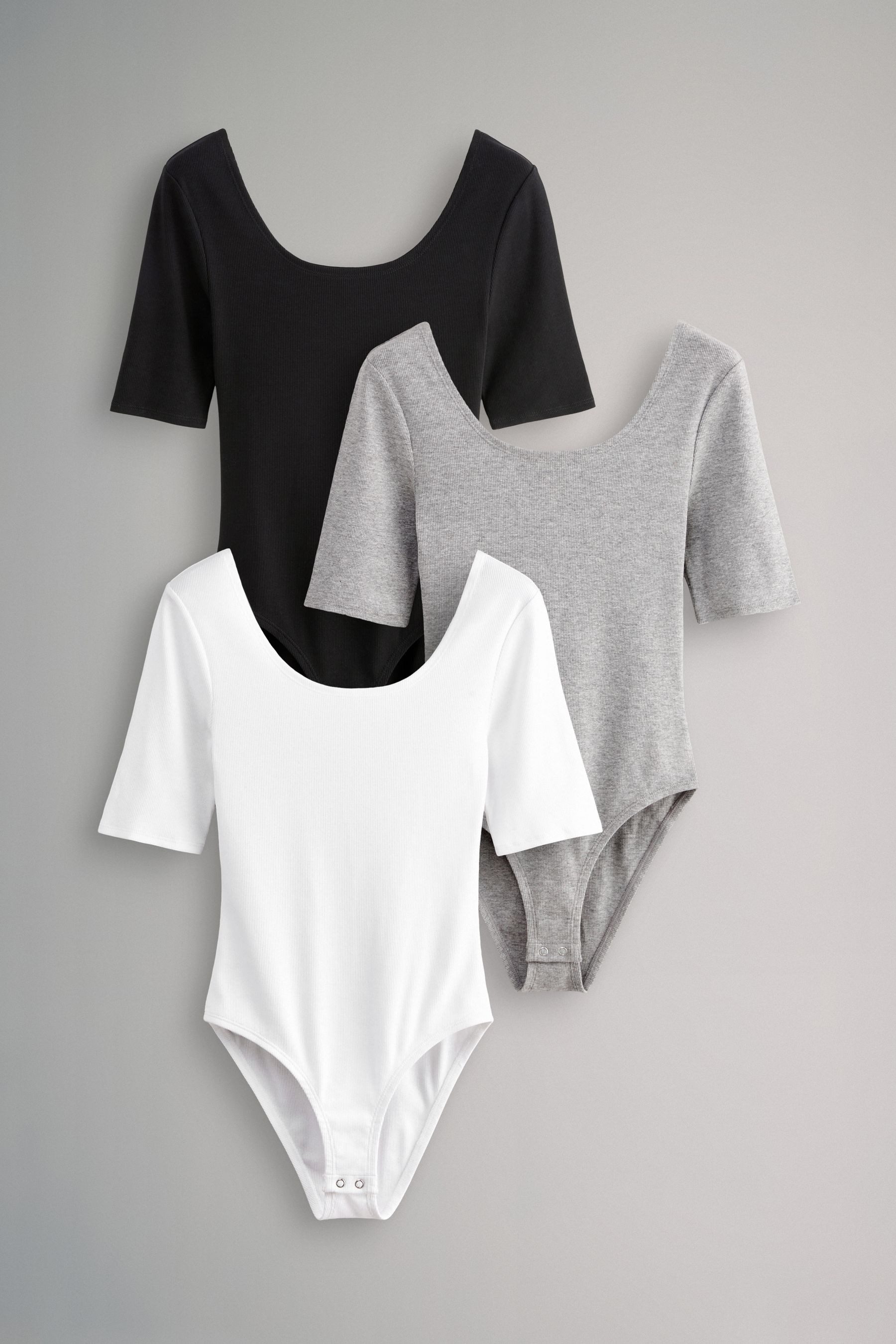 The Set Shirtbody 3er-Pack The Set gerippte Bodysuits, U-Ausschnitt (3-tlg)