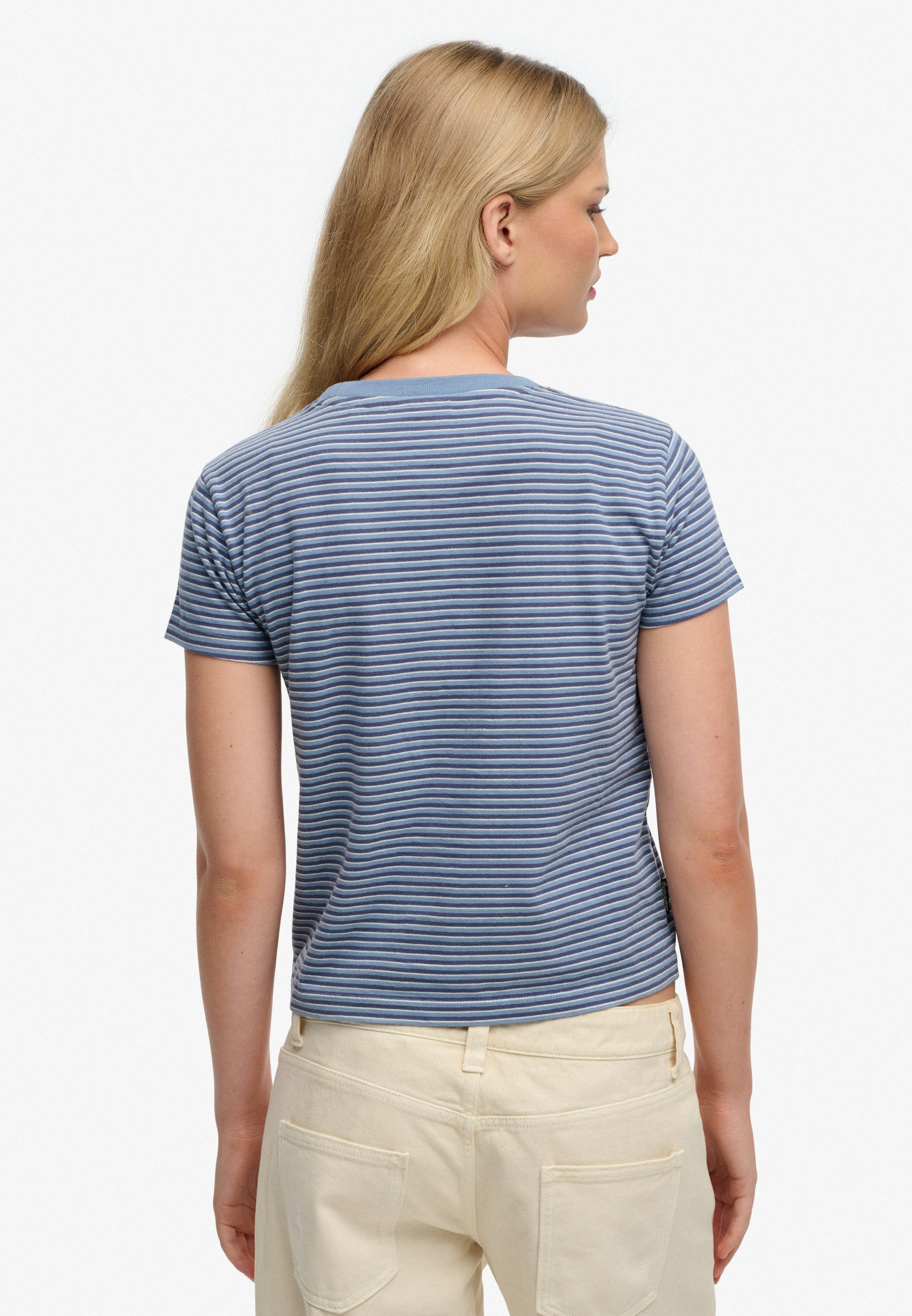 Superdry T-Shirt ESSENTIAL LOGO STR FITTED TEE angenehmes Tragegefühl durch besonders weiche Haptik