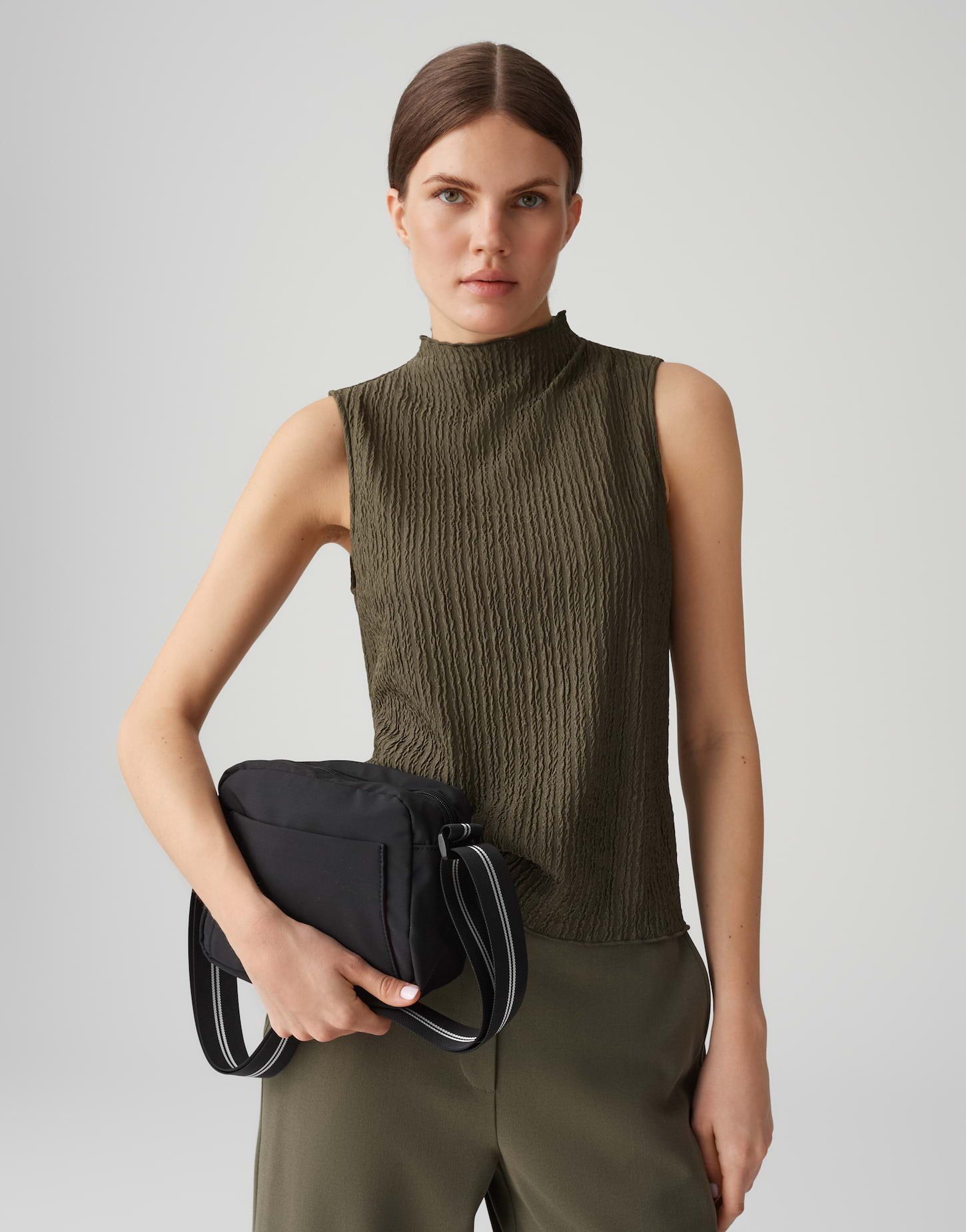 OPUS Umhängetasche ABRITTA ABRITTA Sportliche Umhängetasche