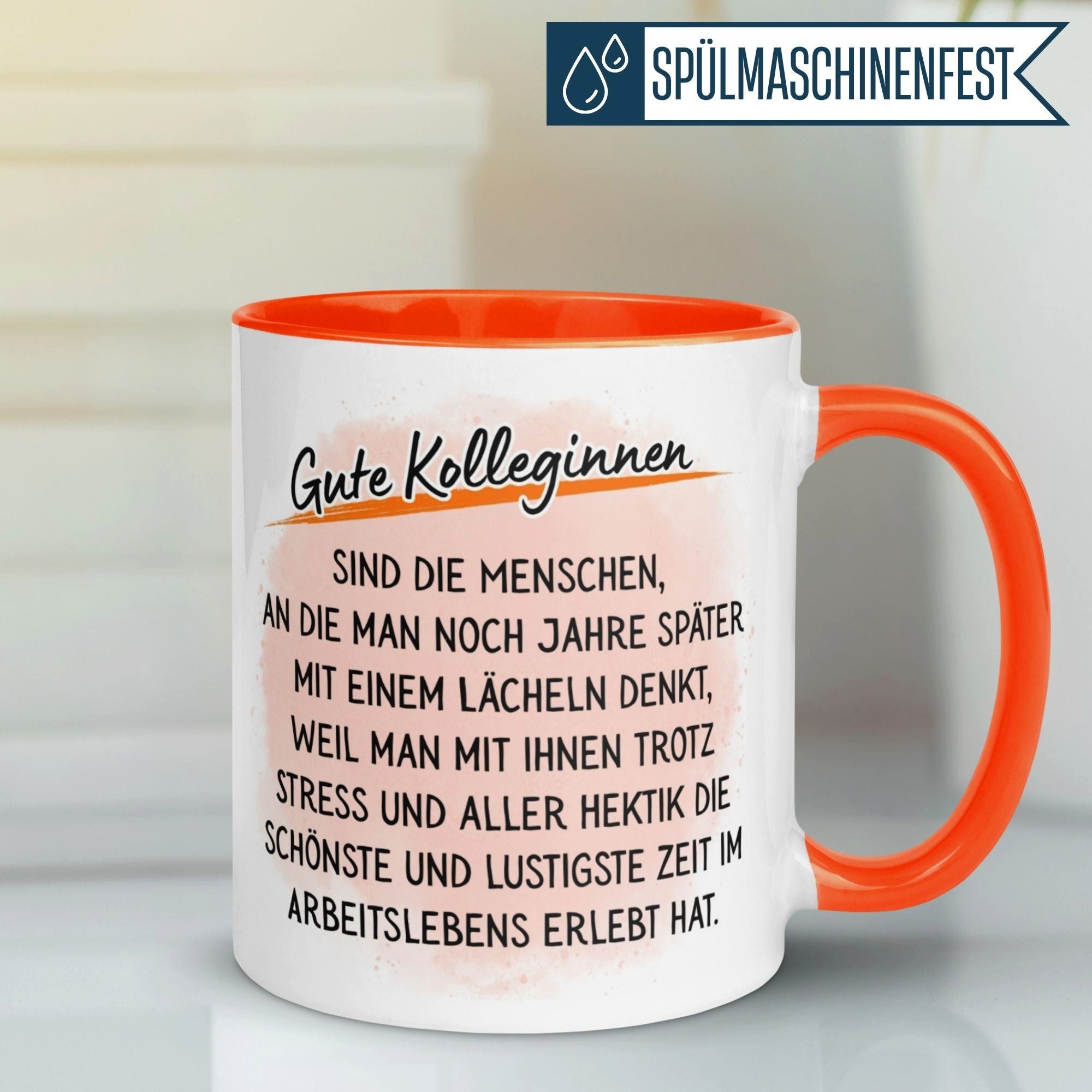 Momentals Tasse Kollegin – An Gute Kolleginnen denkt man mit einem lächeln – Abschied, Gratis Versand · Links-&Rechtshänder · Spülmaschinenfest