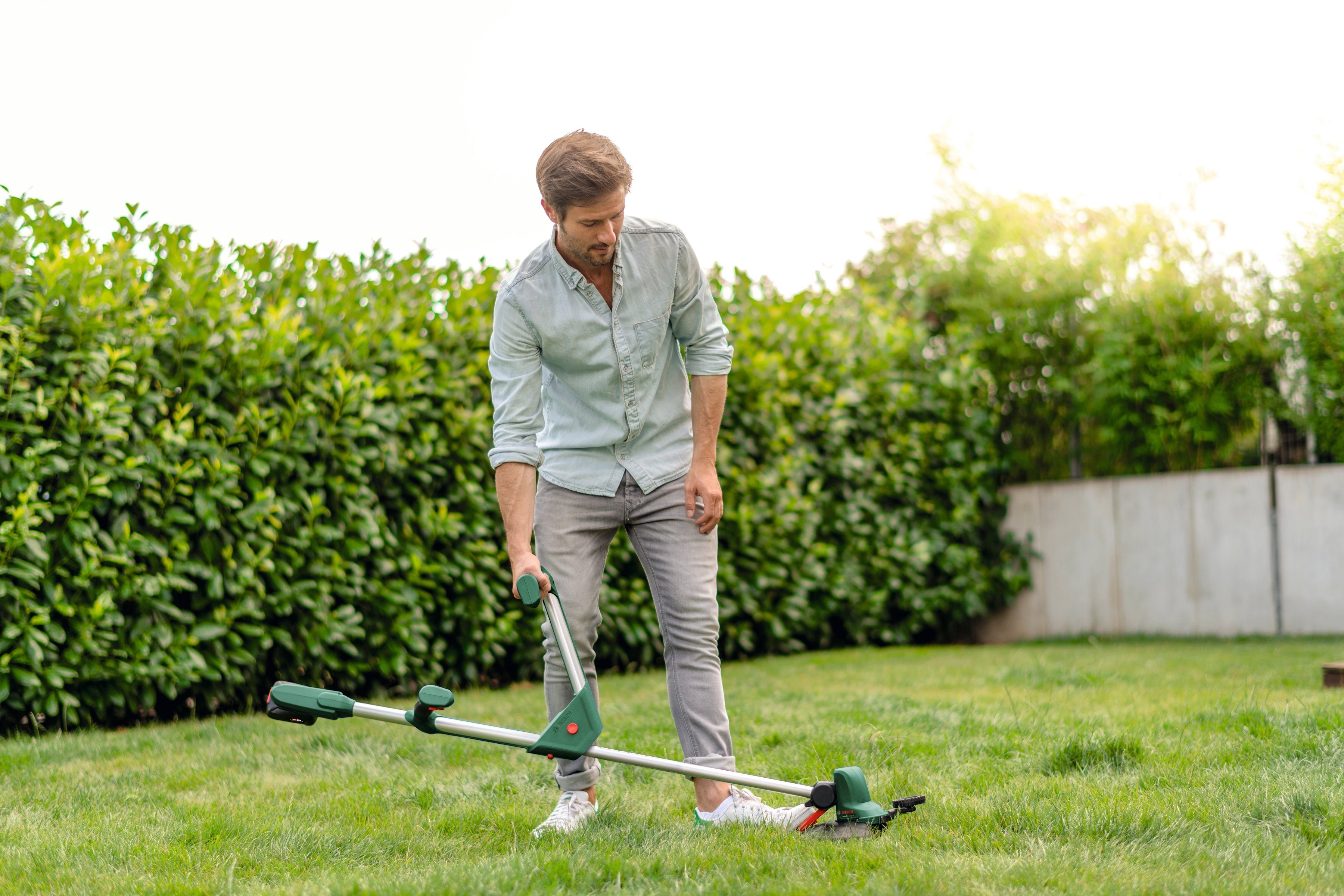 Bosch Home & Garden Akku-Rasentrimmer UniversalGrassCut günstig online kaufen