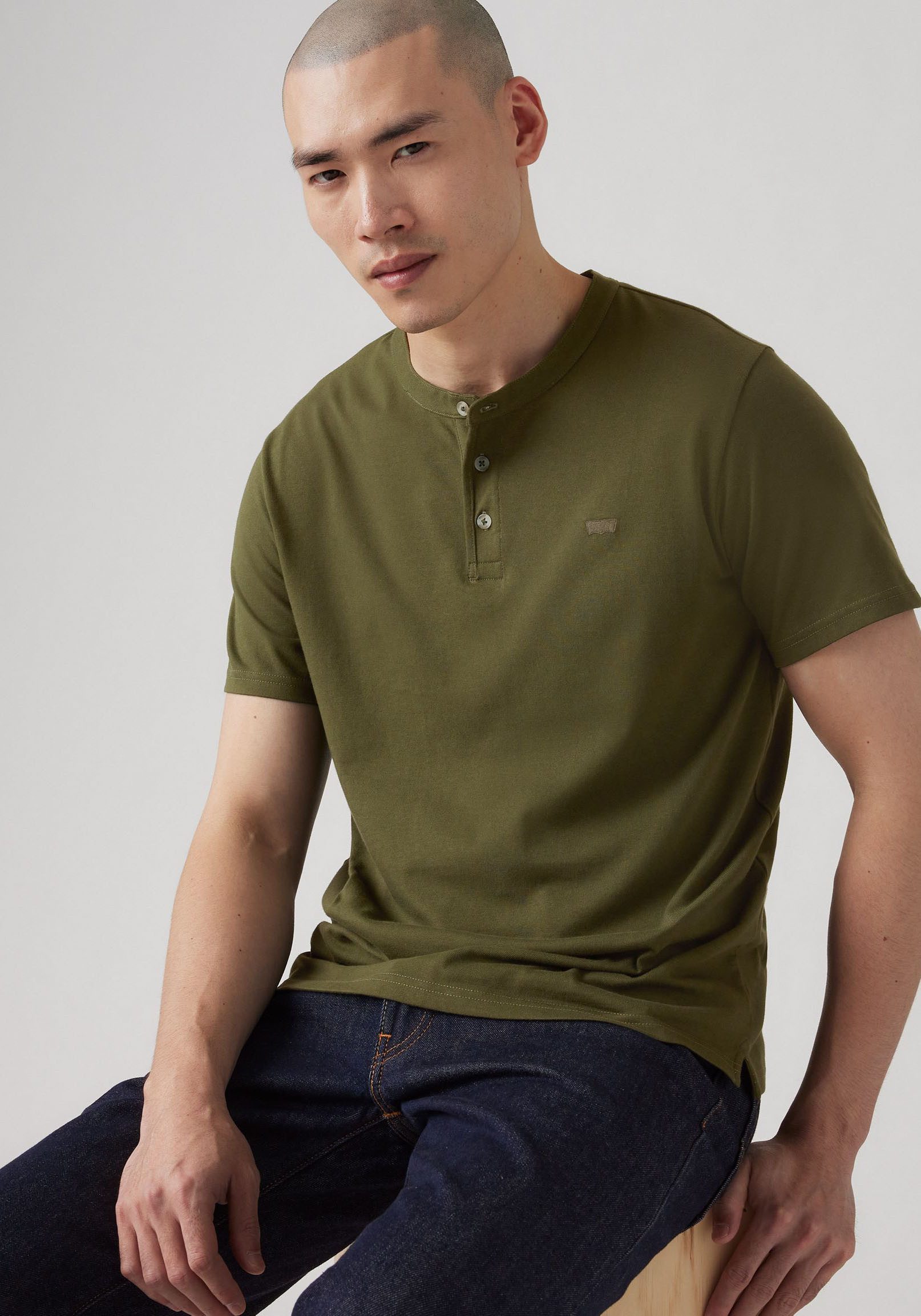 Levi's® Henleyshirt mit Logo Stickerei