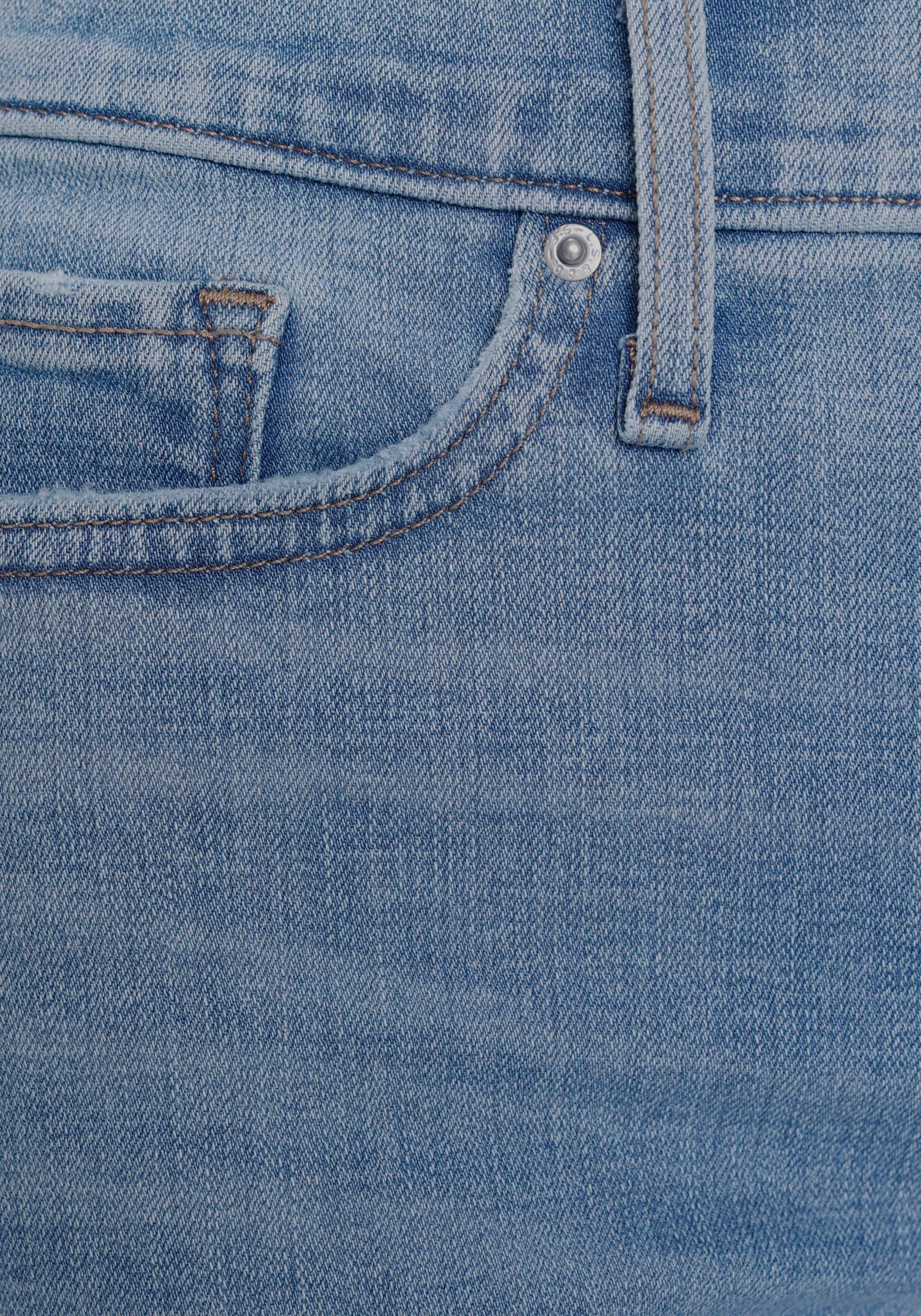 Shaping bleached-blau Skinny Levi's® im 311 Slim-fit-Jeans 5-Pocket-Stil