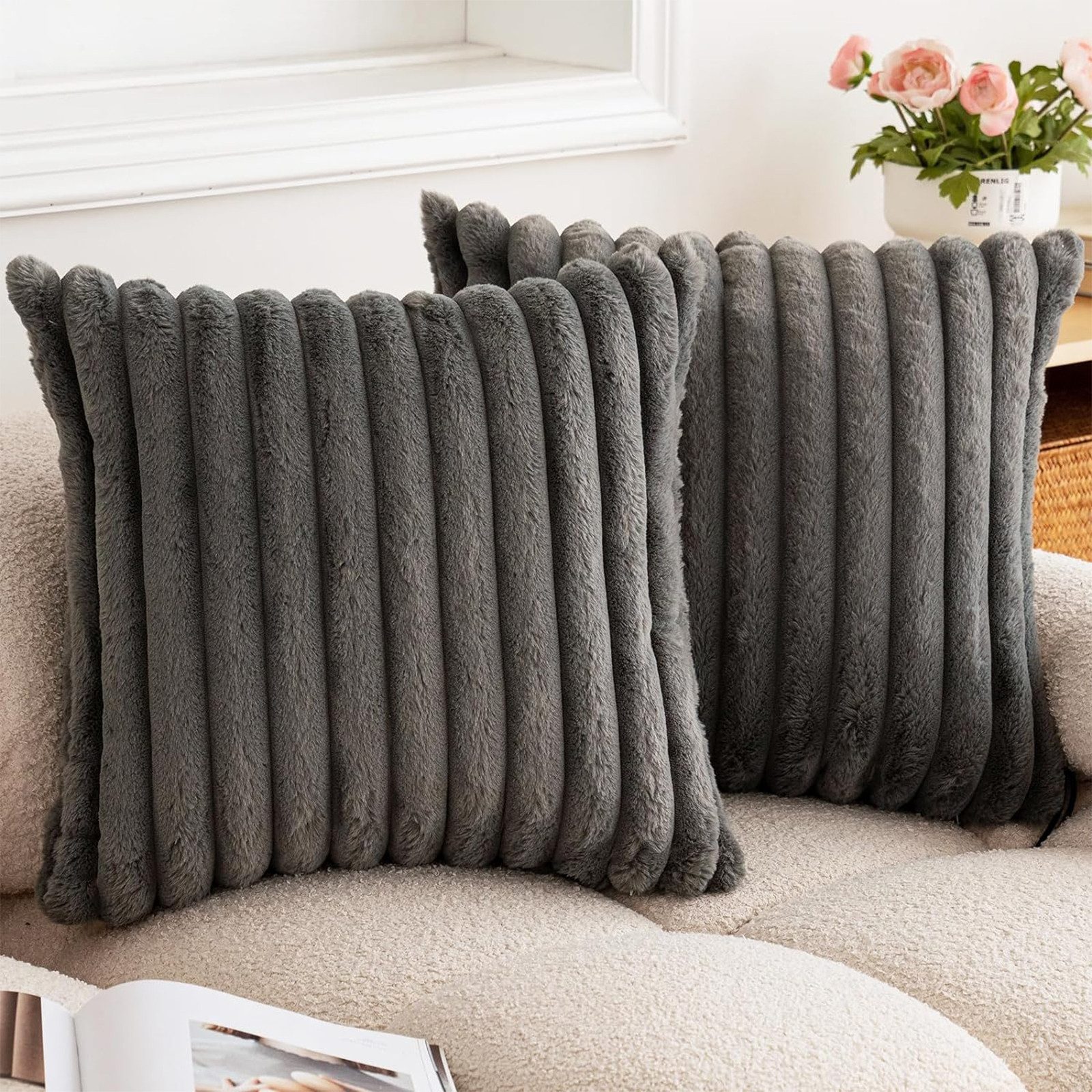 OKWISH Kissenbezüge 2er Set Flauschig Plüsch Deko Dekokissen Sofakissen Zierkissenbezüge, (2 Stück), 45x45cm Sofakissen Couchkissen Bezug Sofa Schlafzimmer Reißverschluss