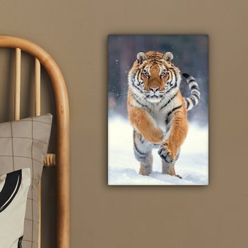 OneMillionCanvasses® Leinwandbild Tiger - Landschaft - Schnee - Tiere, (1 St), Leinwandbild fertig bespannt inkl. Zackenaufhänger, Gemälde, 20x30 cm