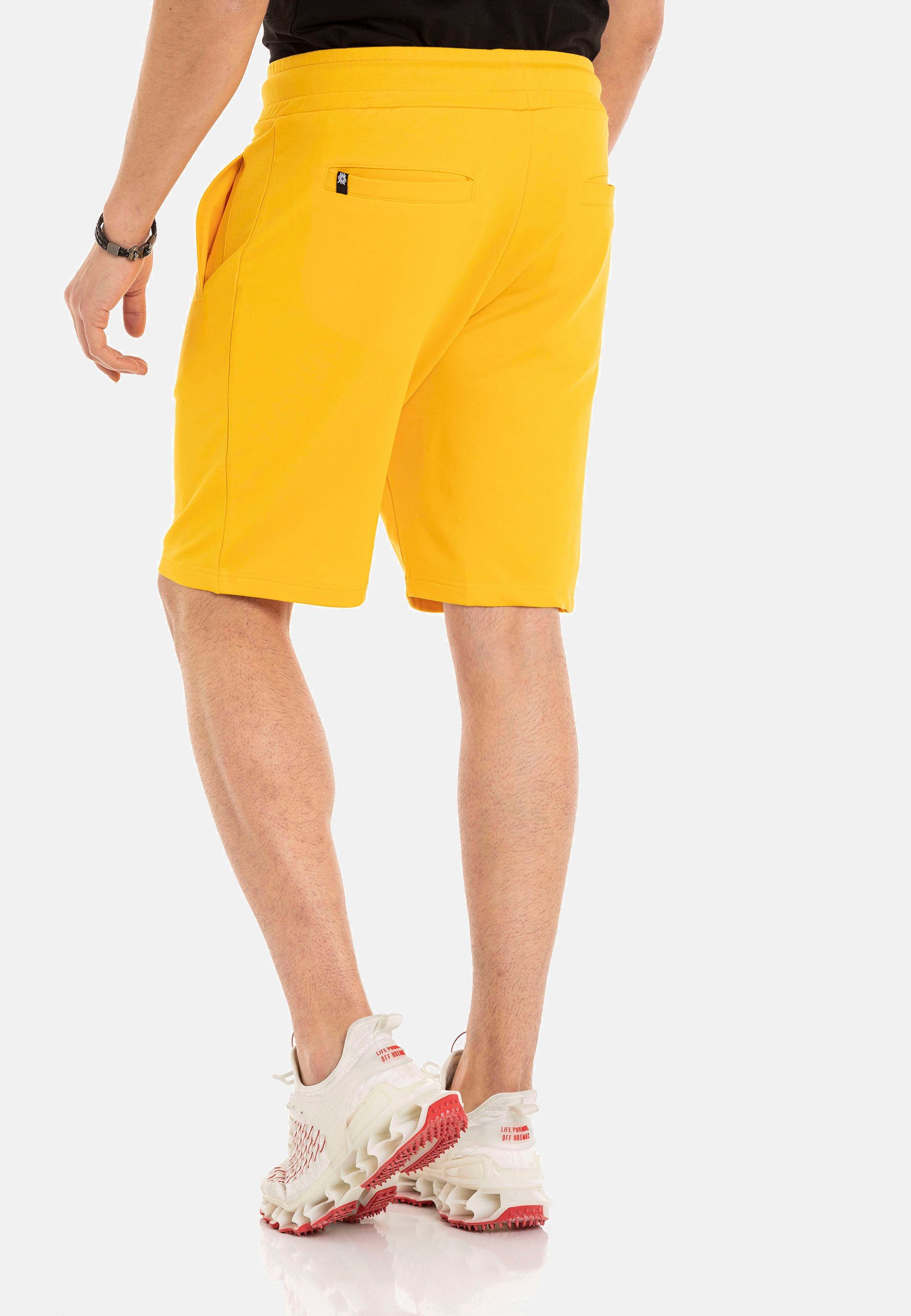 Baxx gelb Shorts in Look & Cipo sportlichem