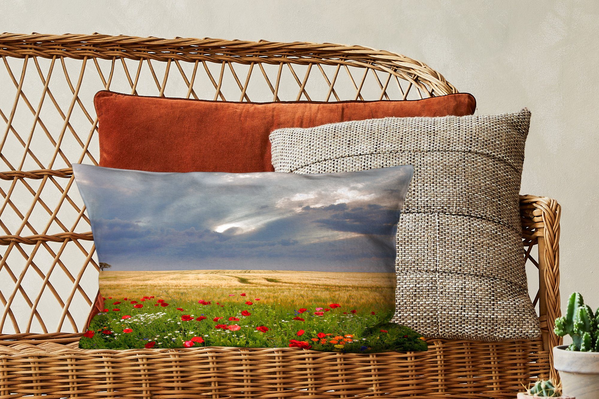 Wohzimmer Dekokissen Blumenwiese - Dekokissen Schlafzimmer mit Mohnblumen, Füllung, - Dekoration, Zierkissen, MuchoWow Weizen