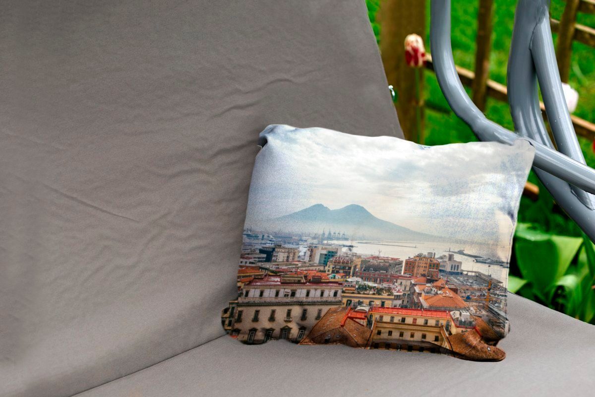 Neapel, - MuchoWow Dekokissenbezug, Outdoor-Dekorationskissen, Dach - Italien Kissenhülle Dekokissen Polyester, - Vulkan