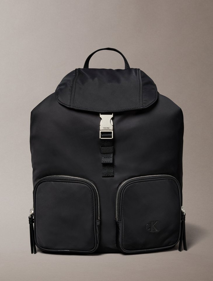Calvin Klein Rucksack POCKET NYLON FLAP BACKPACK, Freizeitrucksack, Cityrucksack mit zwei Fronttaschen