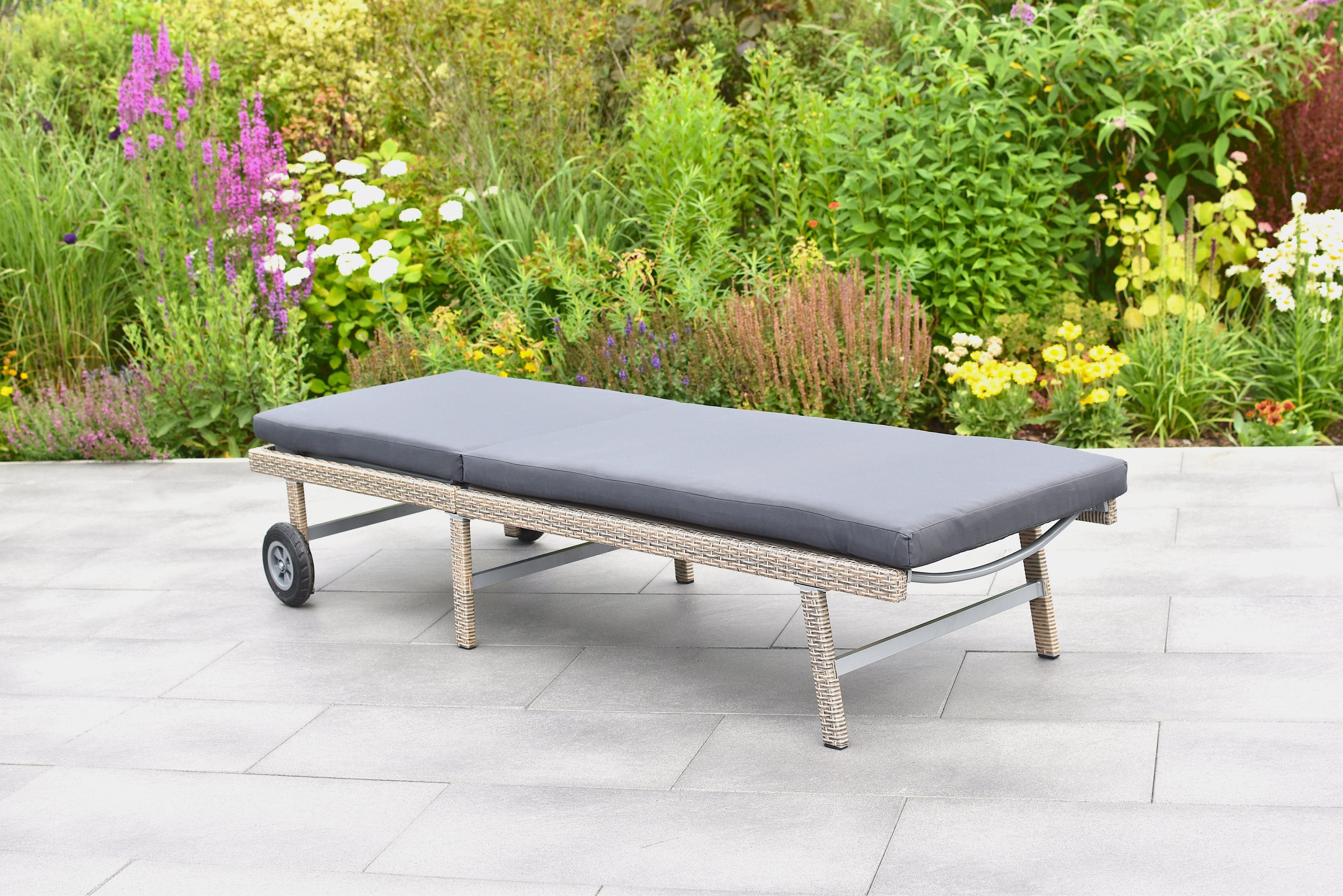 MERXX Gartenliege Navarra, 1 St., Länge: 202 cm, verstellbare Rückenlehne, inkl. Auflage