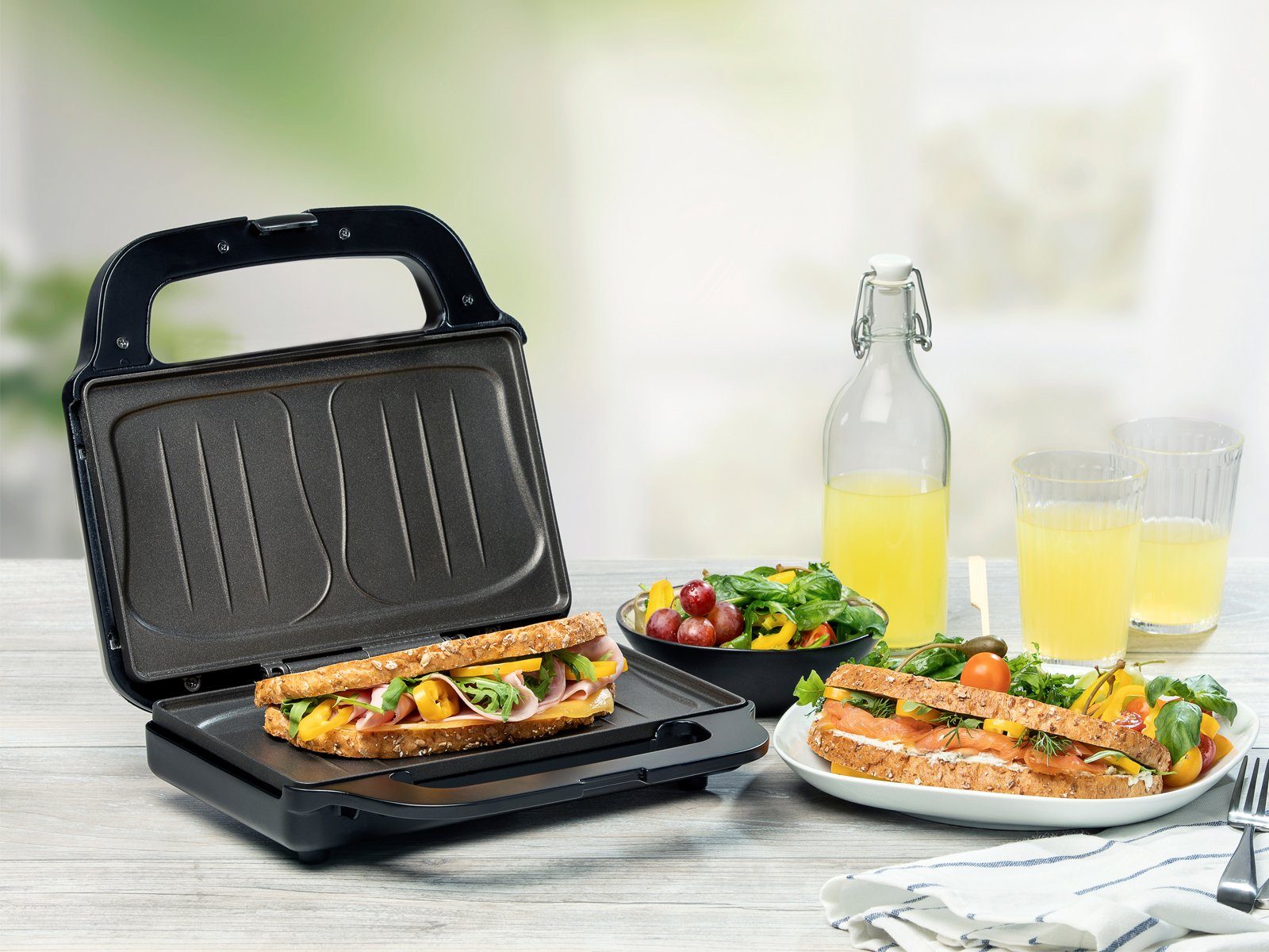Domo Sandwichmaker, 900 W, 2er Toaster XXL Snack Panini-Maker & Gabel extra tief große Toasties