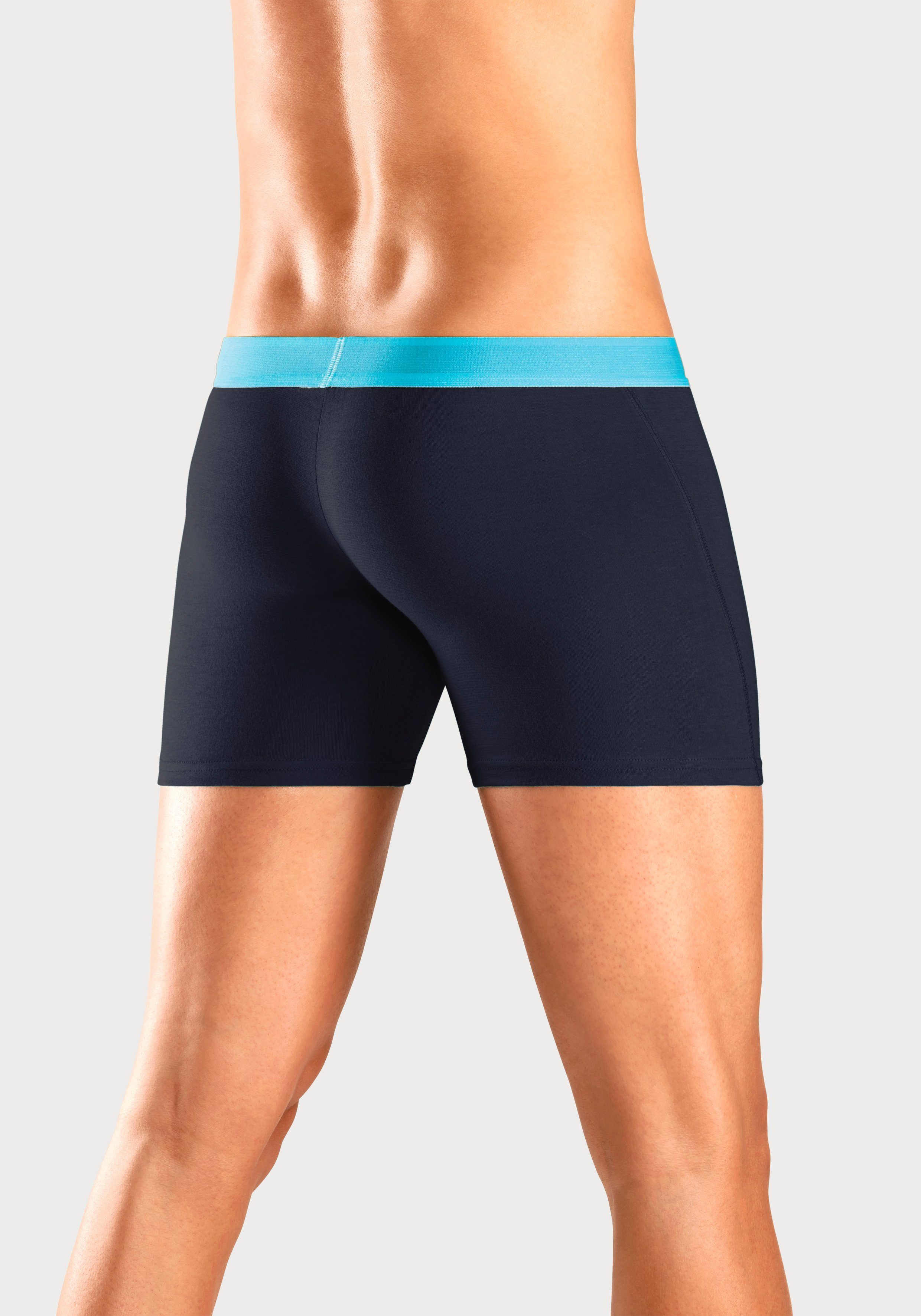 Bruno Banani Boxer Boxershorts für Herren (Packung, 4-St) mit längerem Bein und auffälligen Logobund