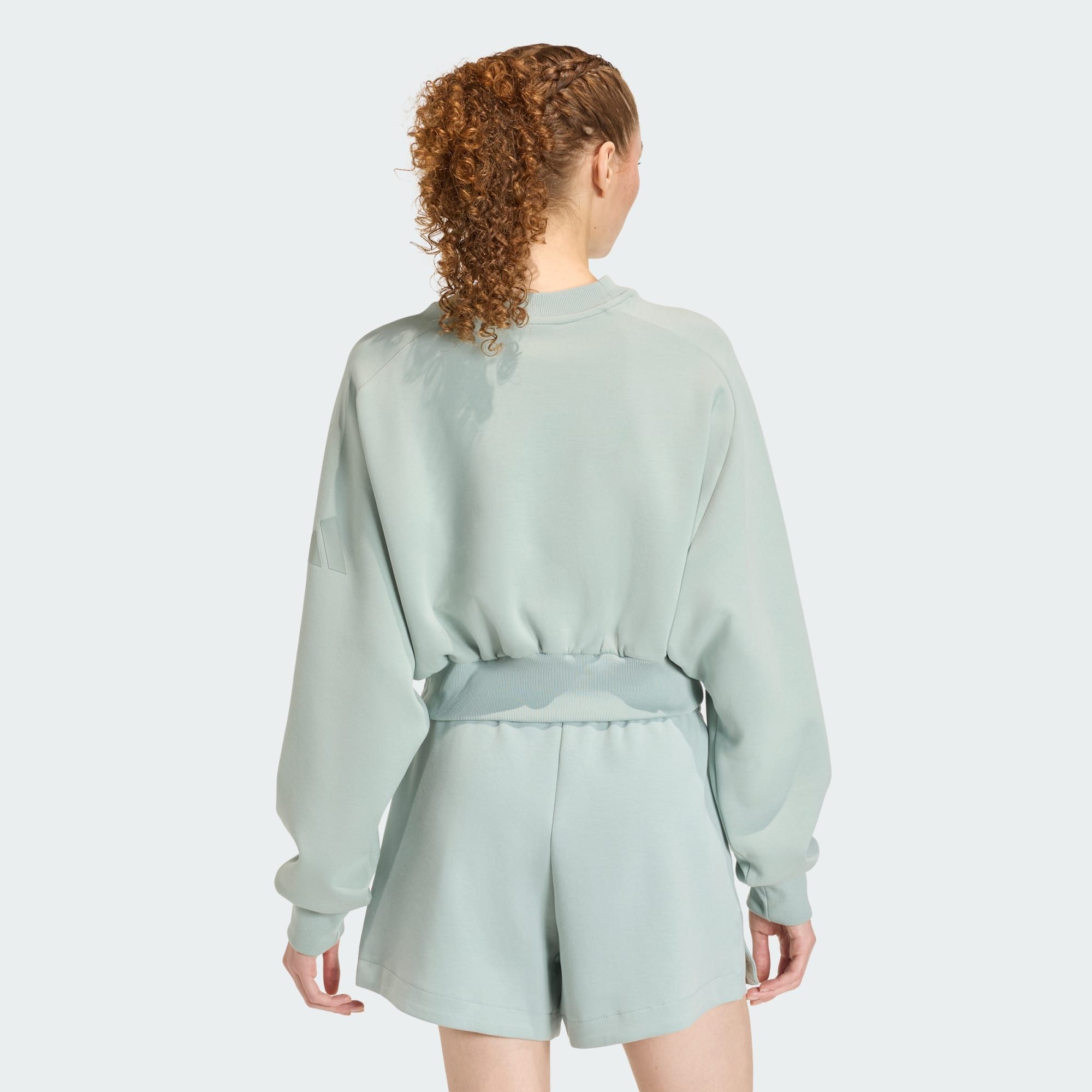 adidas Sportswear Sweatshirt SOFT LUX SWEATSHIRT, LOCKER GESCHNITTEN (1-tlg günstig online kaufen