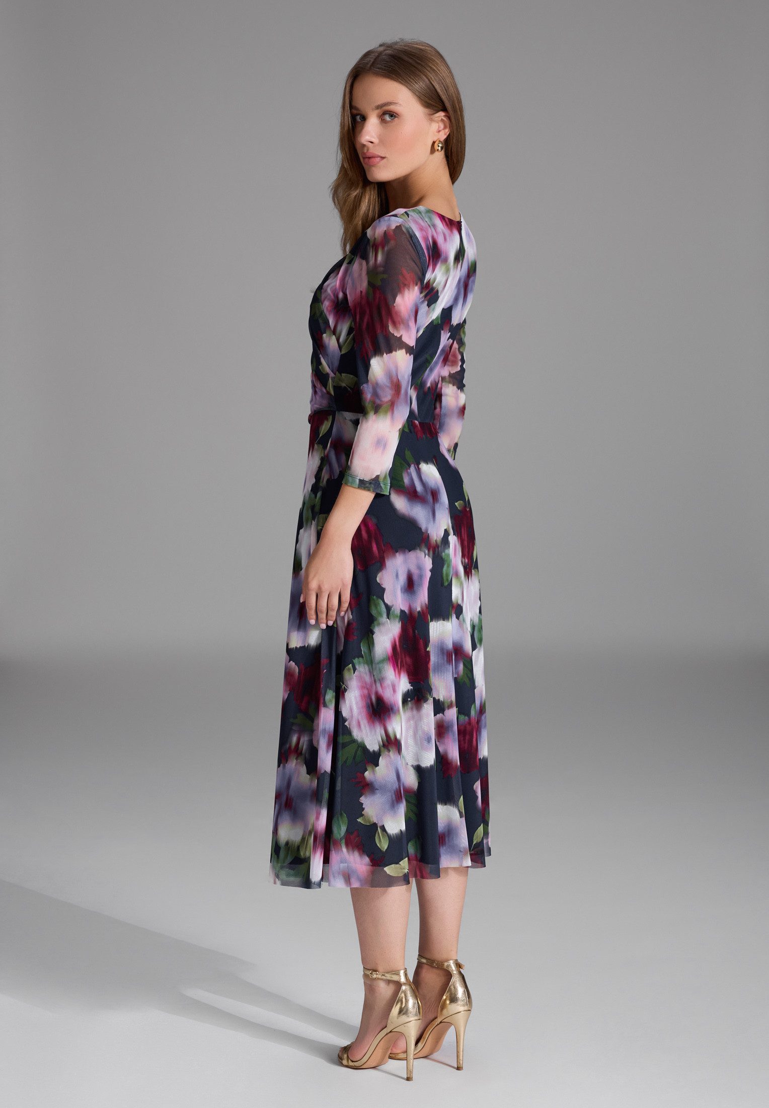 SWING Cocktailkleid Taillierter Schnitt mit ausgestelltem günstig online kaufen