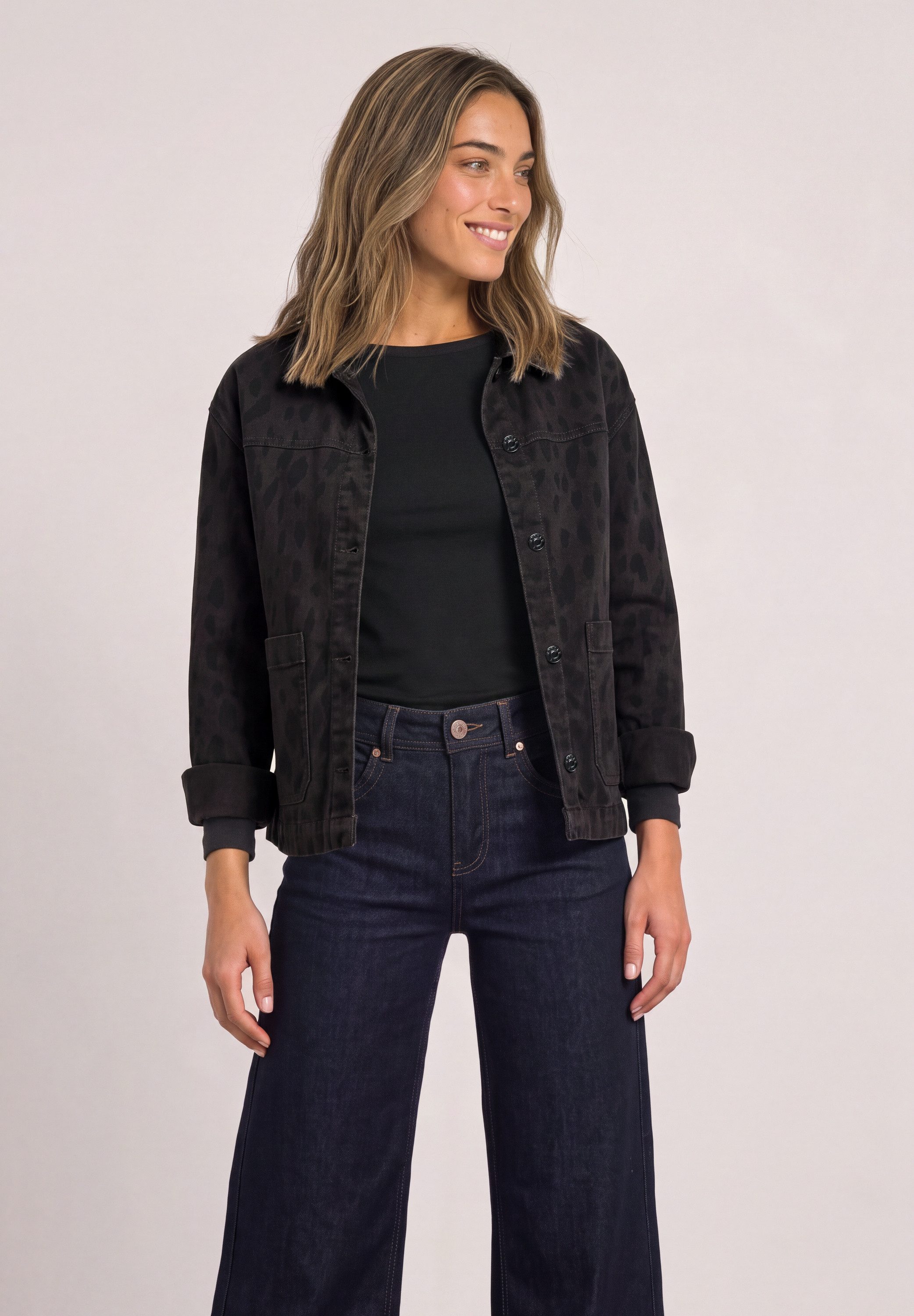 STREET ONE Kurzjacke mit Leomuster