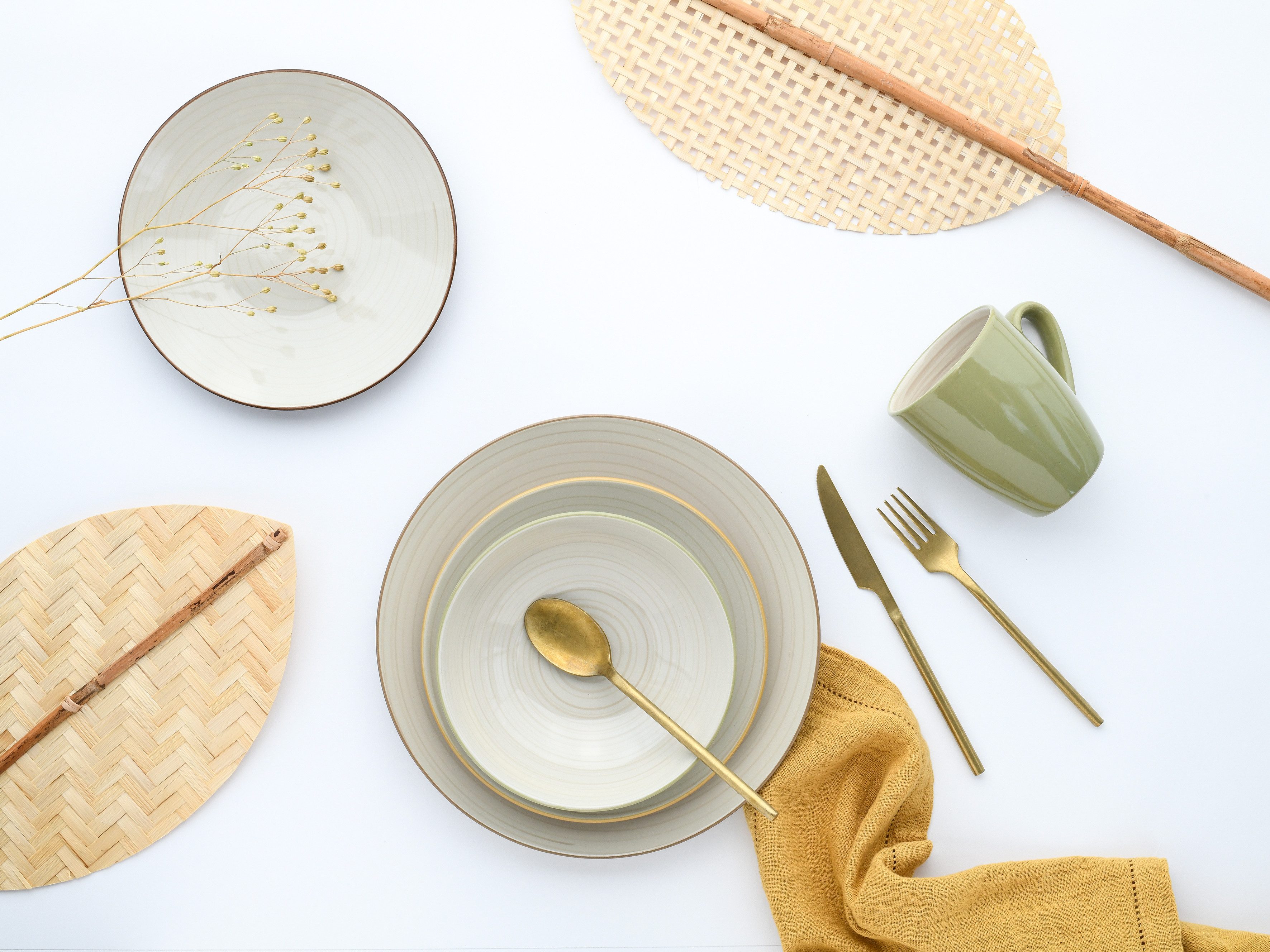 CreaTable Kombiservice Geschirr-Set Bamboo Garden (16-tlg), 4 Personen, Steinzeug, Service, handemalte Spiralen in hellem Holzton 16 Teile für 4 Personen