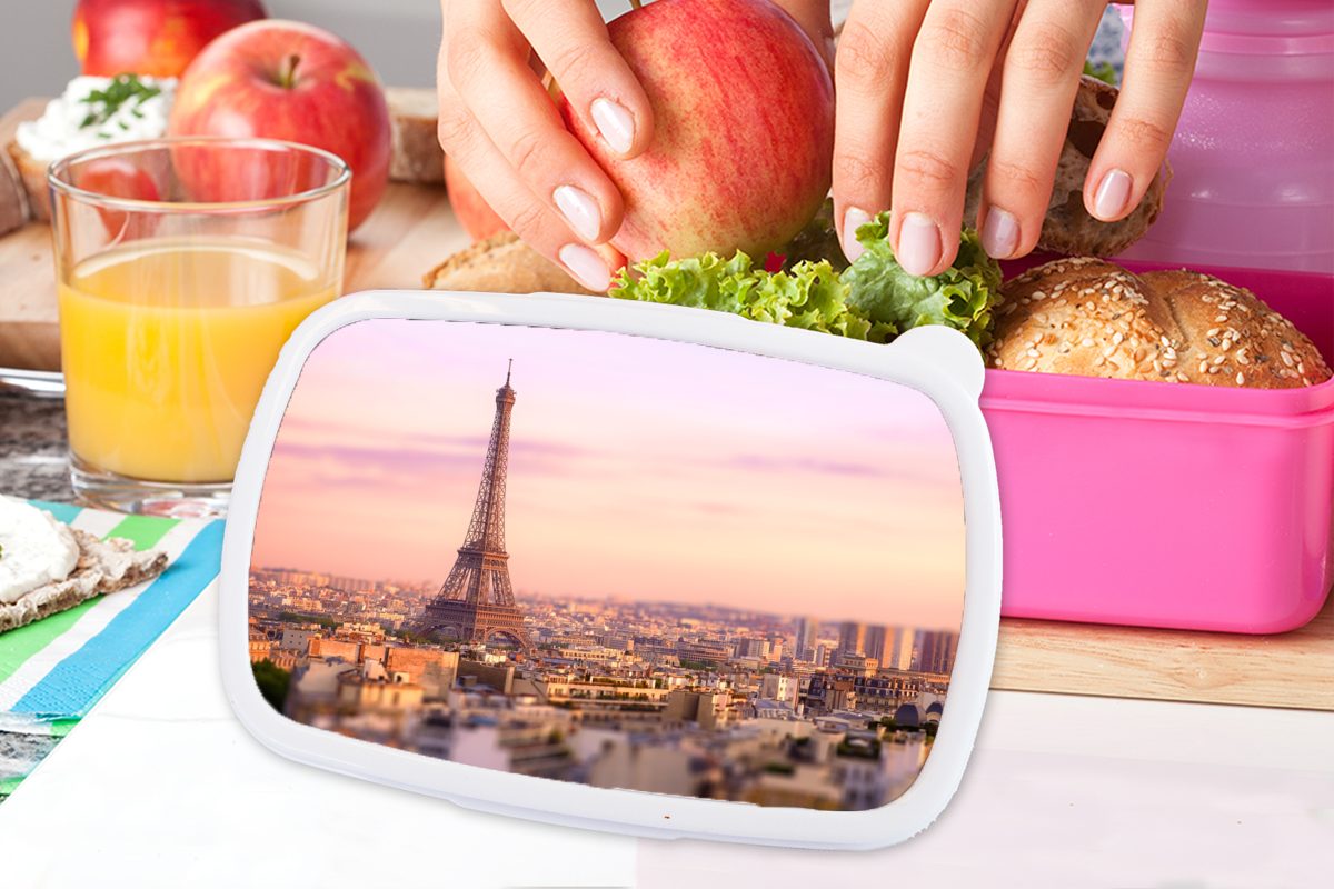Brotdose Lunchbox für MuchoWow Kinder, Snackbox, (2-tlg), darüber mit Blick Erwachsene, Mädchen, rosa über Paris dem Kunststoff Kunststoff, Eiffelturm, Brotbox aufragenden