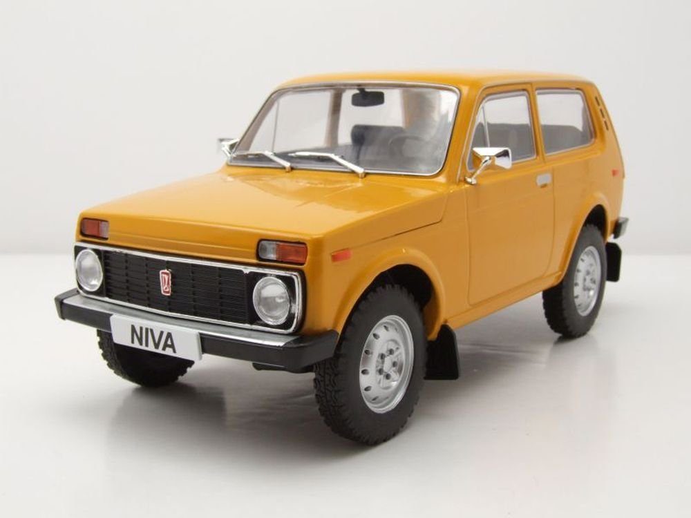 Modellino Auto MCG 1:18 Lada Niva 1976 - Colore Giallo Scuro - Cars & Co Company - Foto 6