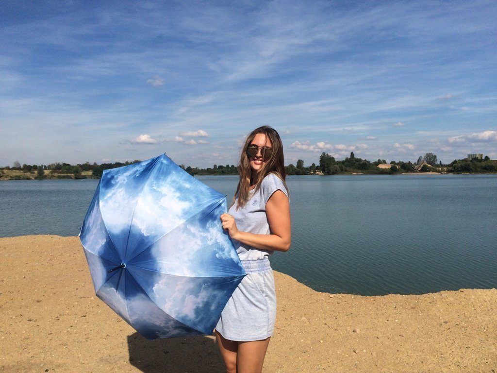 Auf-und-Zu, Motiv Himmel Wolken Leicht Lilienfeld Taschenregenschirm Motivschirm Hamburger von leicht