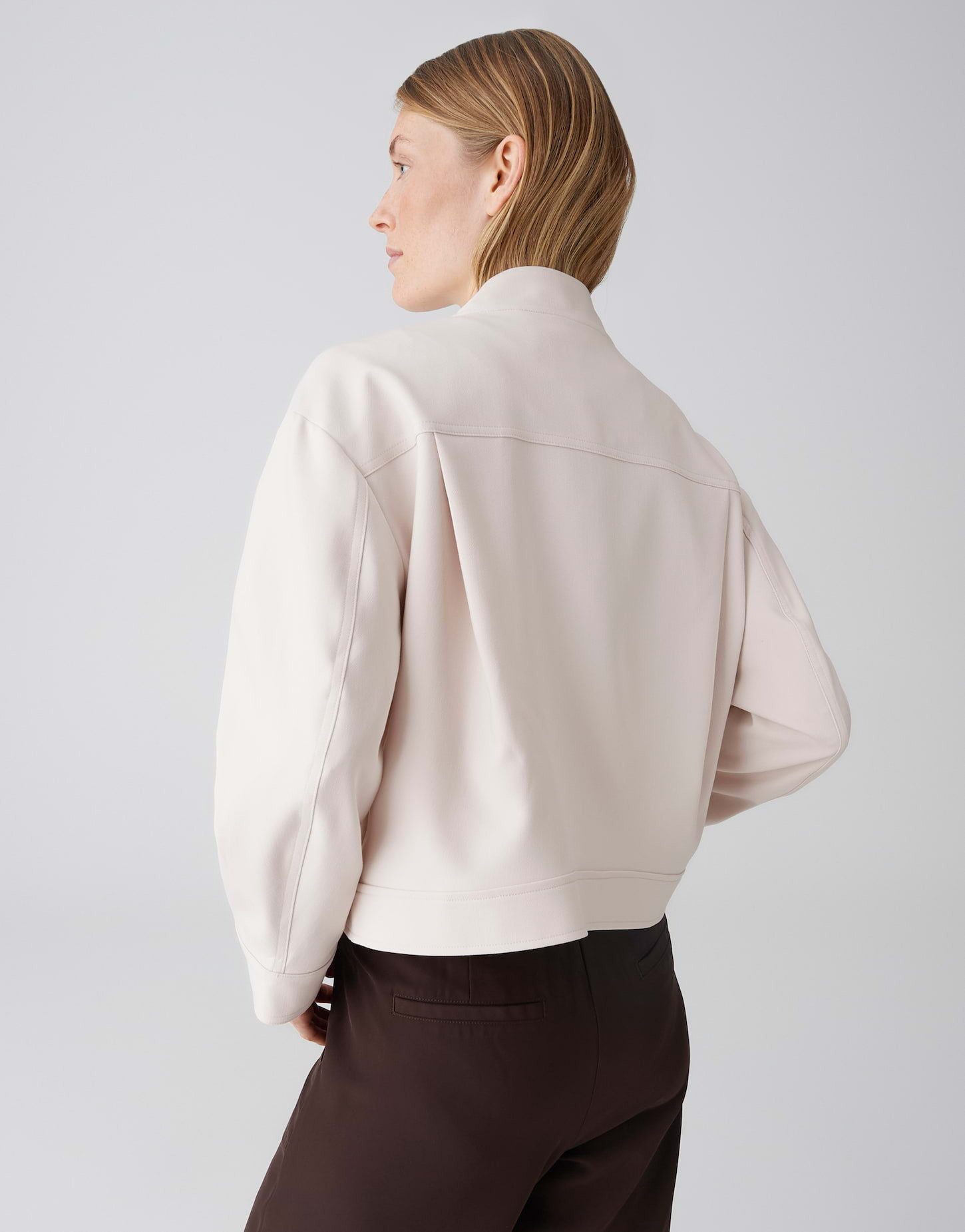 OPUS Jackenblazer Boxy Blousonjacke mit Cargodetails Lockere Passform, aufgesetzte Cargotaschen, Faltendetail am Rücken