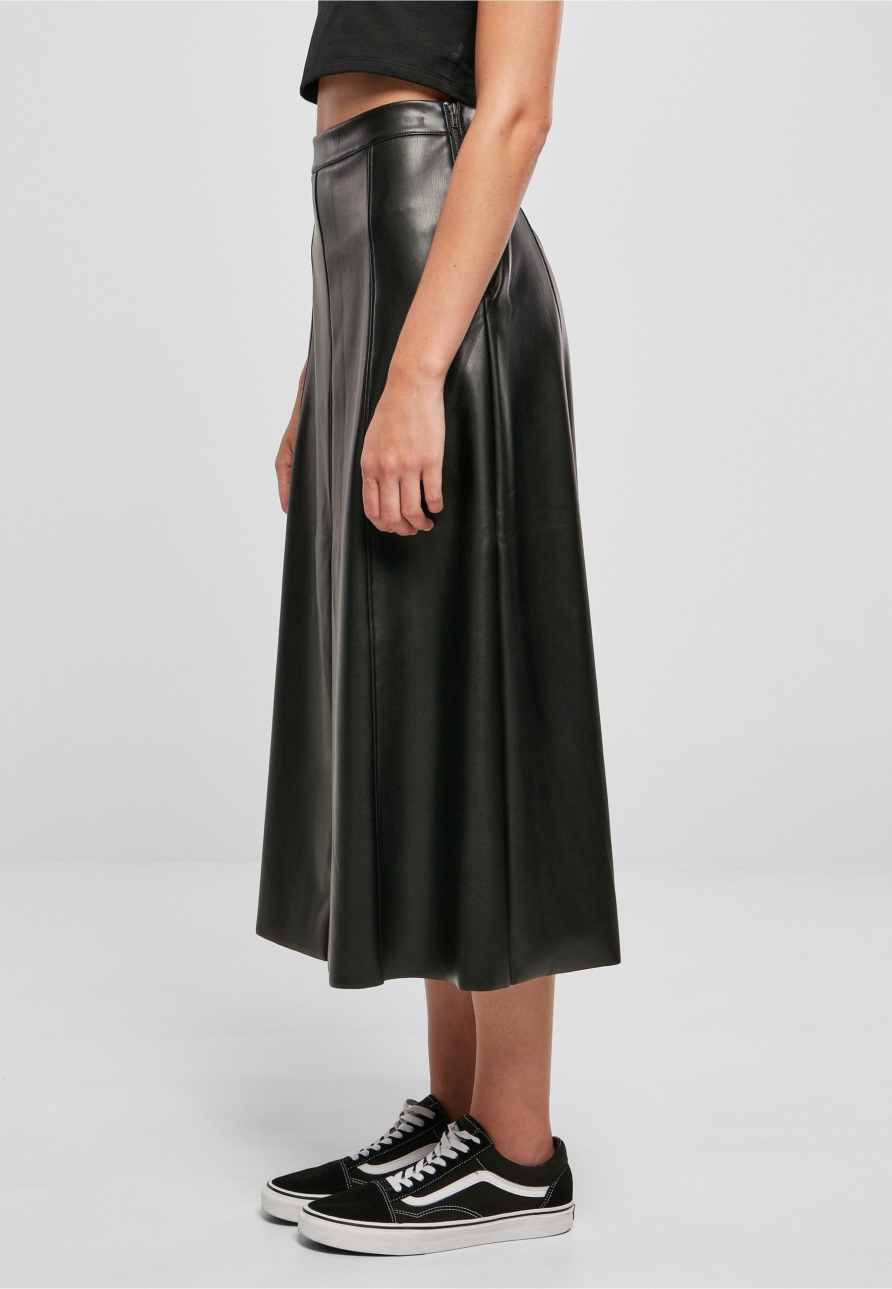 URBAN CLASSICS Maxirock Urban Classics Damen Ladies Synthetic Leather Midi Skirt (1-tlg)