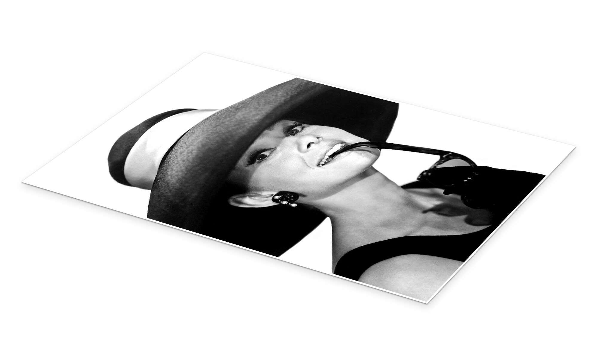 Posterlounge Wandbild Audrey Hepburn im Sommeroutfit, Celebrity Collection, günstig online kaufen
