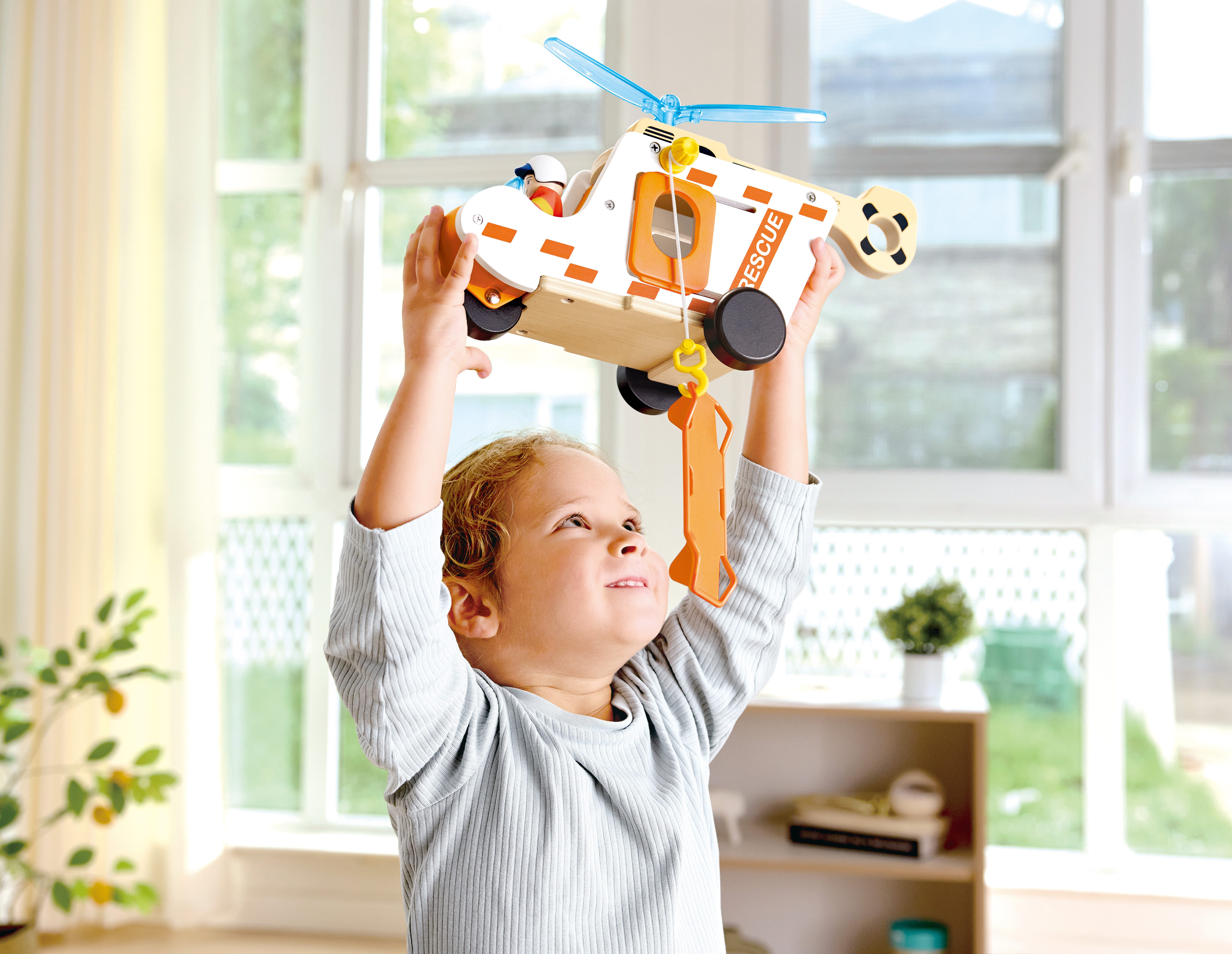 Hape Spielzeug-Hubschrauber Rettungshubschrauber-Set