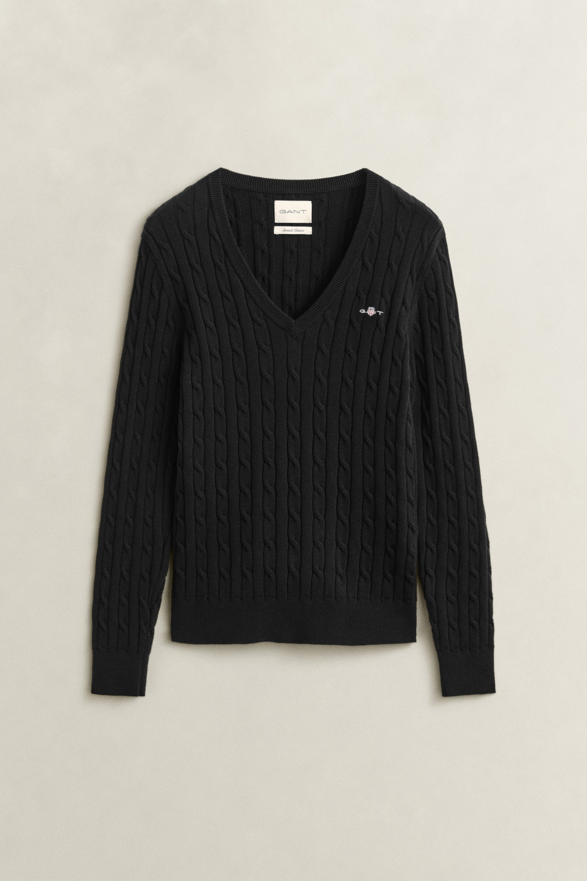 Gant Strickpullover STRETCH COTTON CABLE V-NECK mit Logostickerei auf der Brust