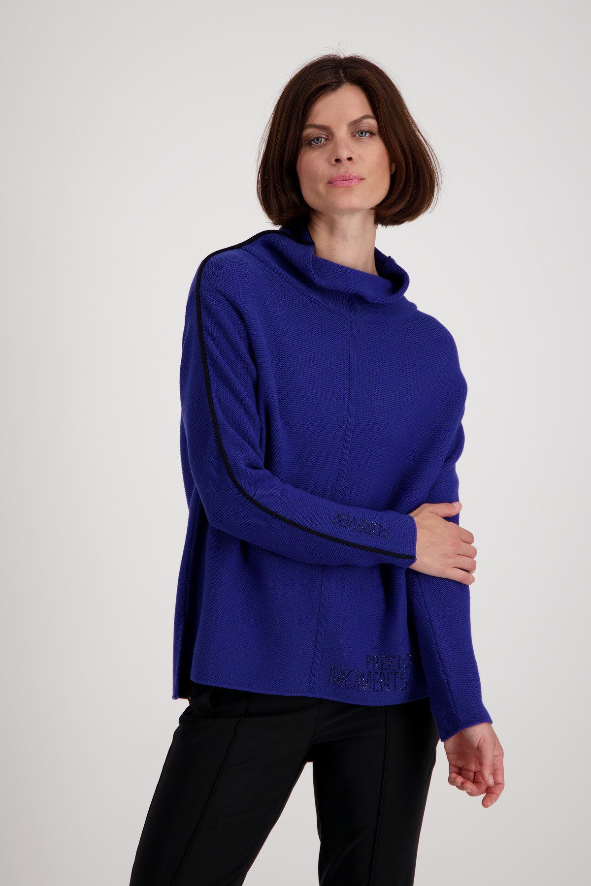 Strickpullover Strickpullover mit Stehkragen und Strass