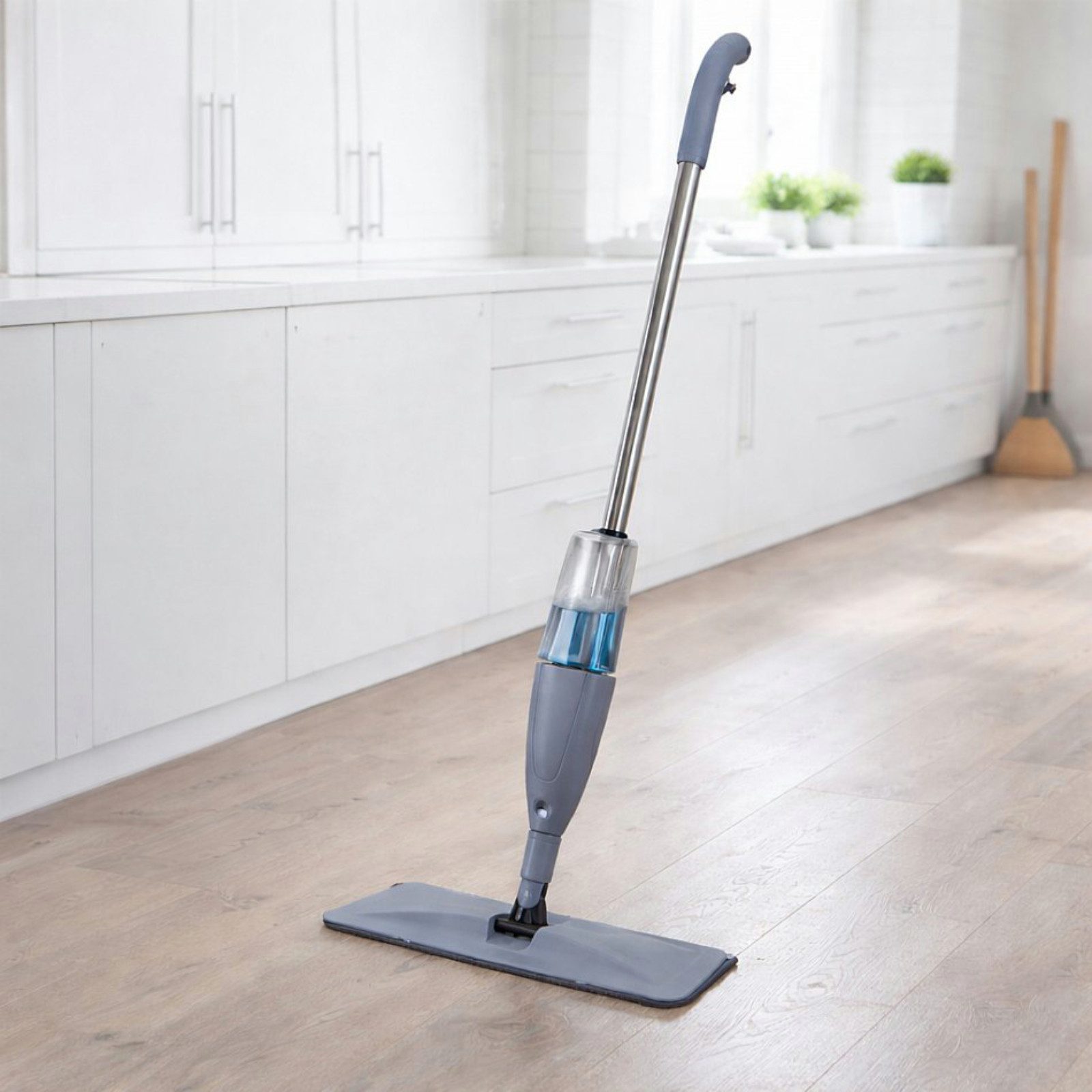 Koopman Wischmopp Bodenwischer Sprühwischer Wischer Sprühfunktion, (1-St), Teleskopstiel, Wassertank, Sprühbehälter, Wischbezug, Klettverschluss