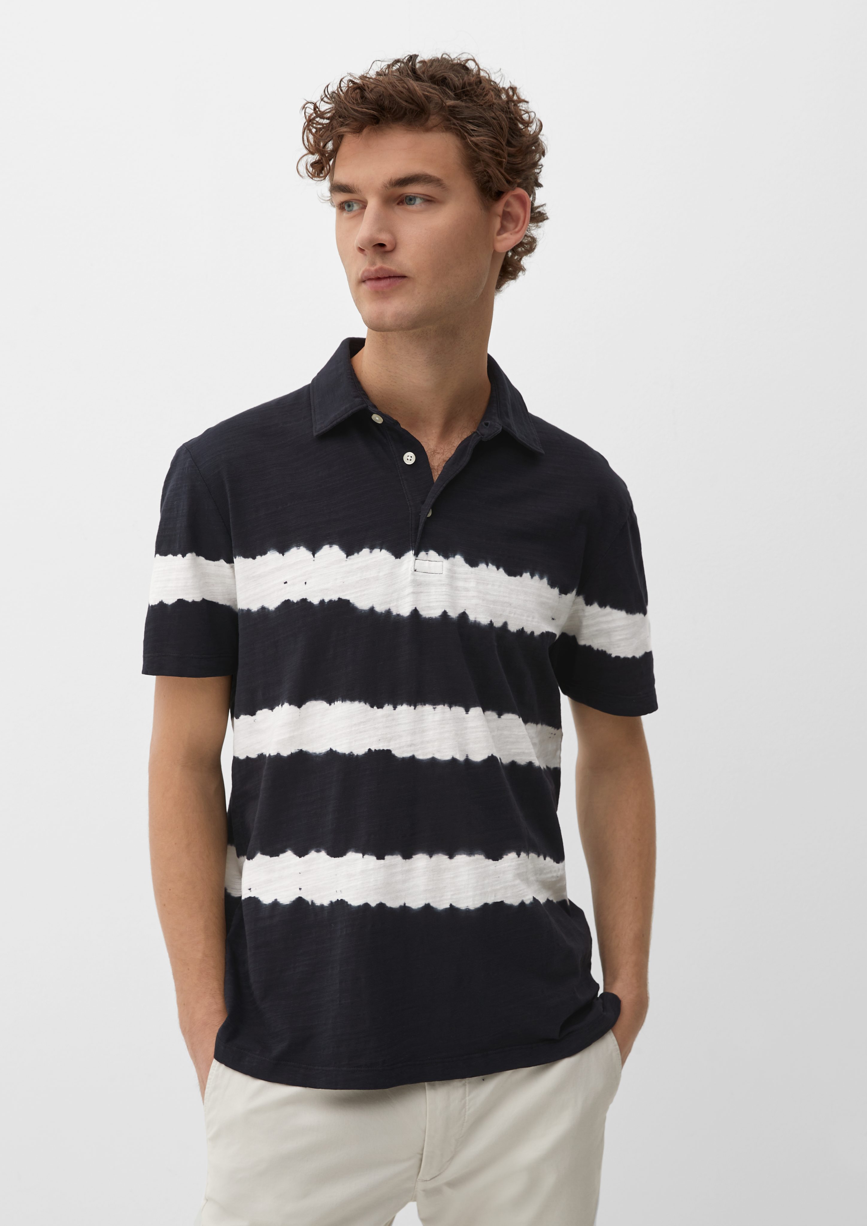 s.Oliver Kurzarmshirt Poloshirt im Dye Batik-Look schwarz Garment