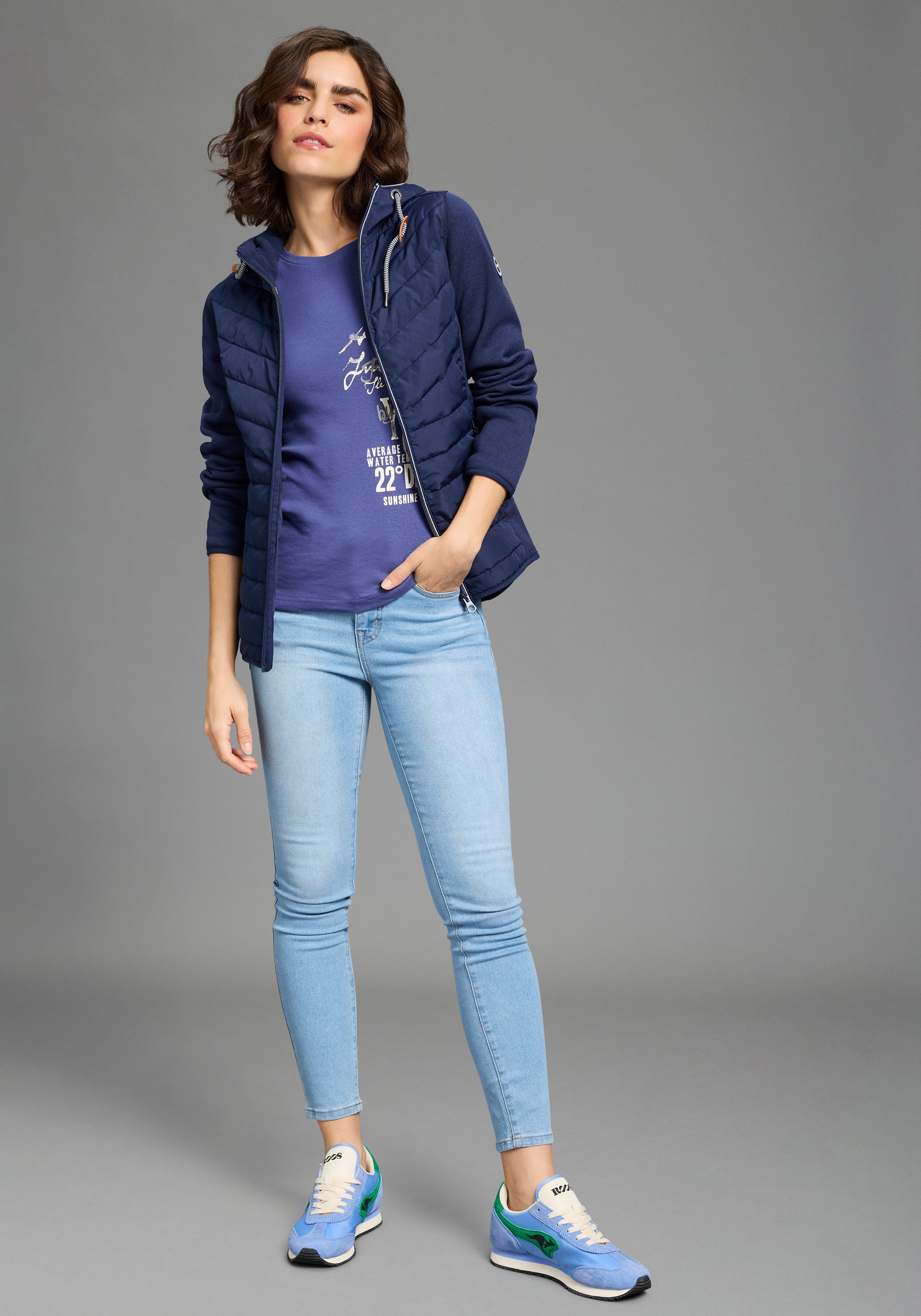 KangaROOS Hybridjacke Übergangsjacke mit Kapuze Reißverschlusstaschen – Bild 4 von 5