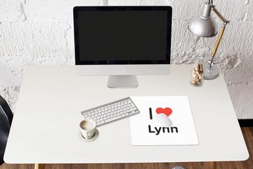 MuchoWow Gaming Mauspad Ich liebe - Lynn - Mädchen (1-St), Mousepad mit Rutschfester Unterseite, Gaming, 40x40 cm, XXL, Großes