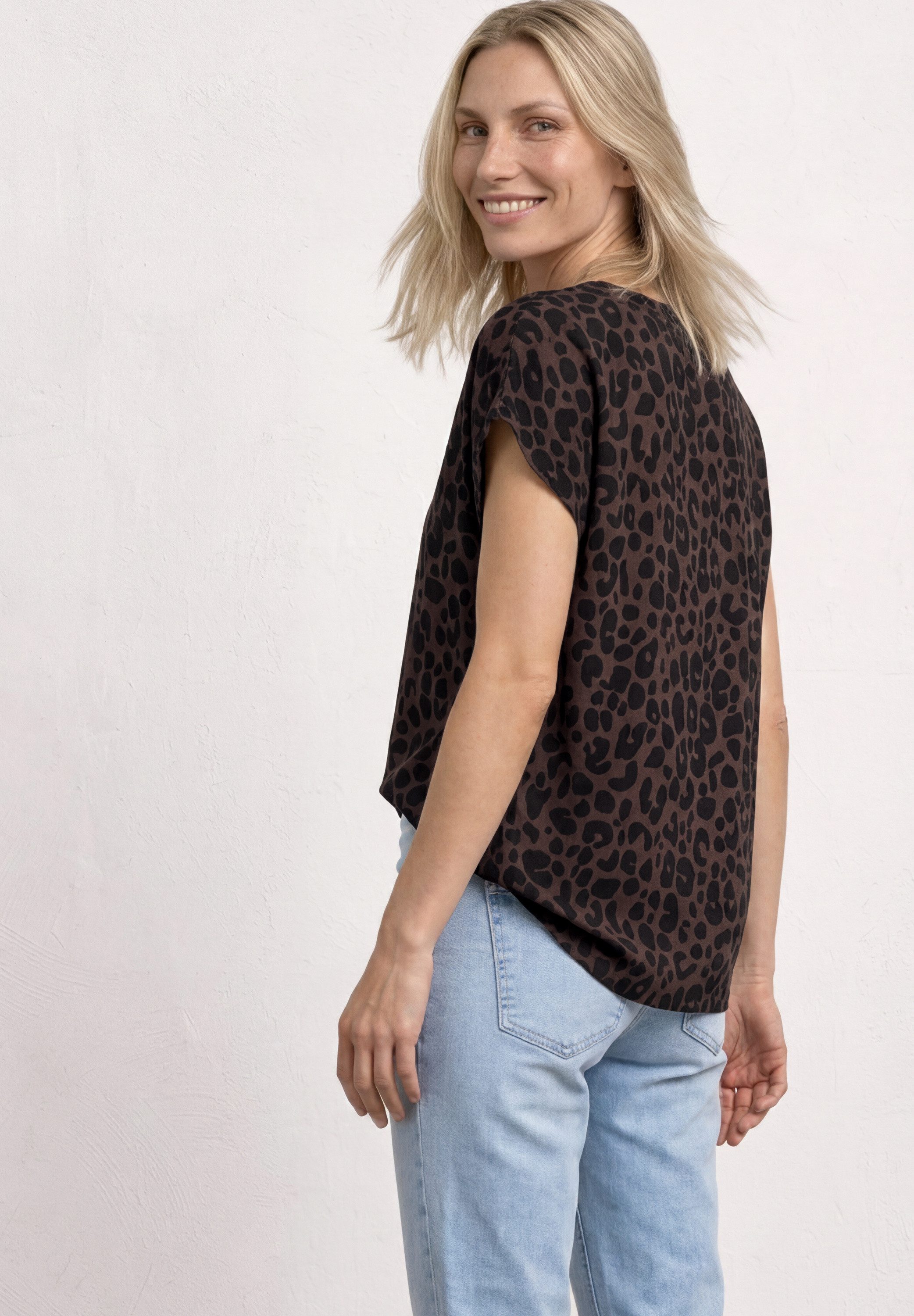 STREET ONE Shirtbluse mit geschlitztem Rundhalsausschnitt