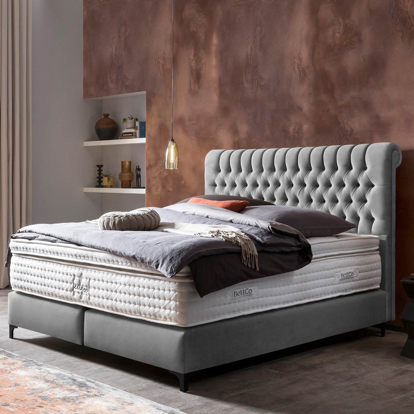 BettCo Boxspringbett Chester (140 x 200 cm, in Grau Velours), Chesterfield-Design + optionaler Topper, Schwarze Metallfüße