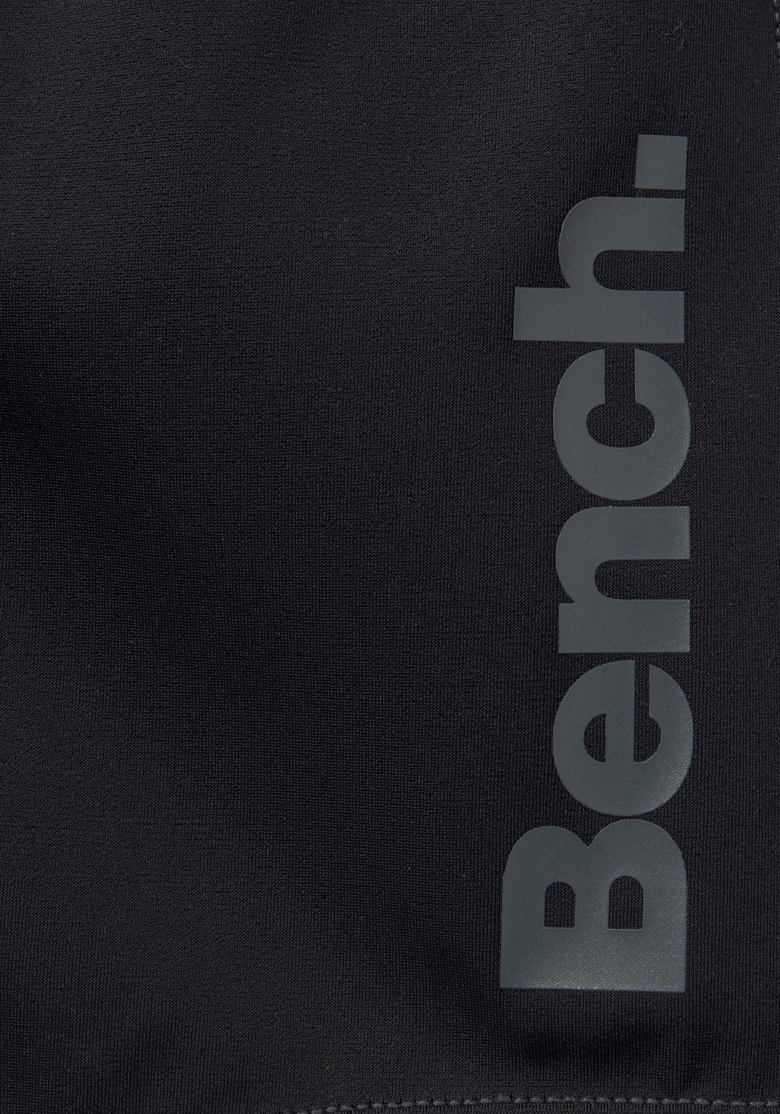 Bench. Boxer-Badehose mit seitlichem Logoprint