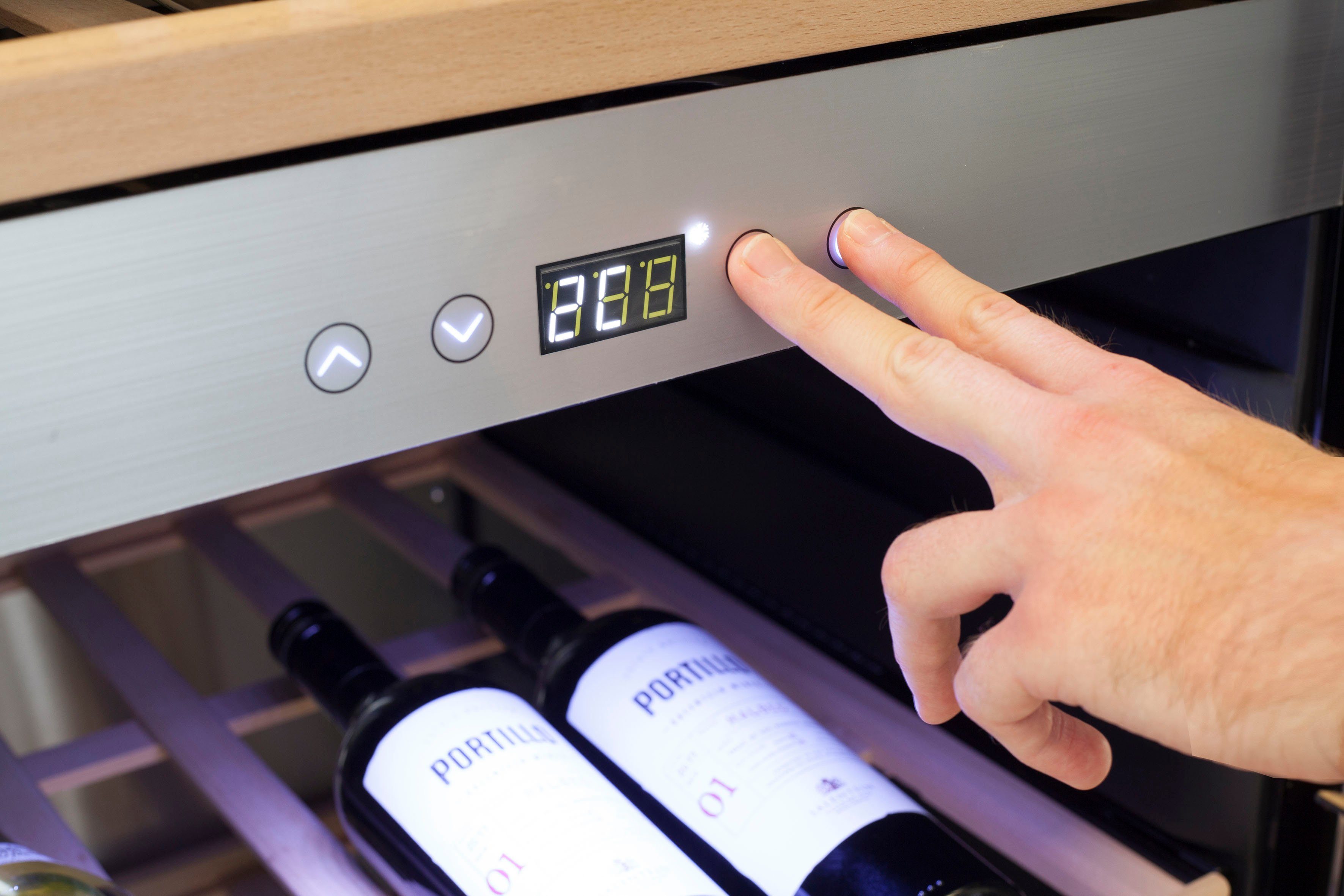 Caso Weinkühlschrank 725 WineComfort 660 Smart